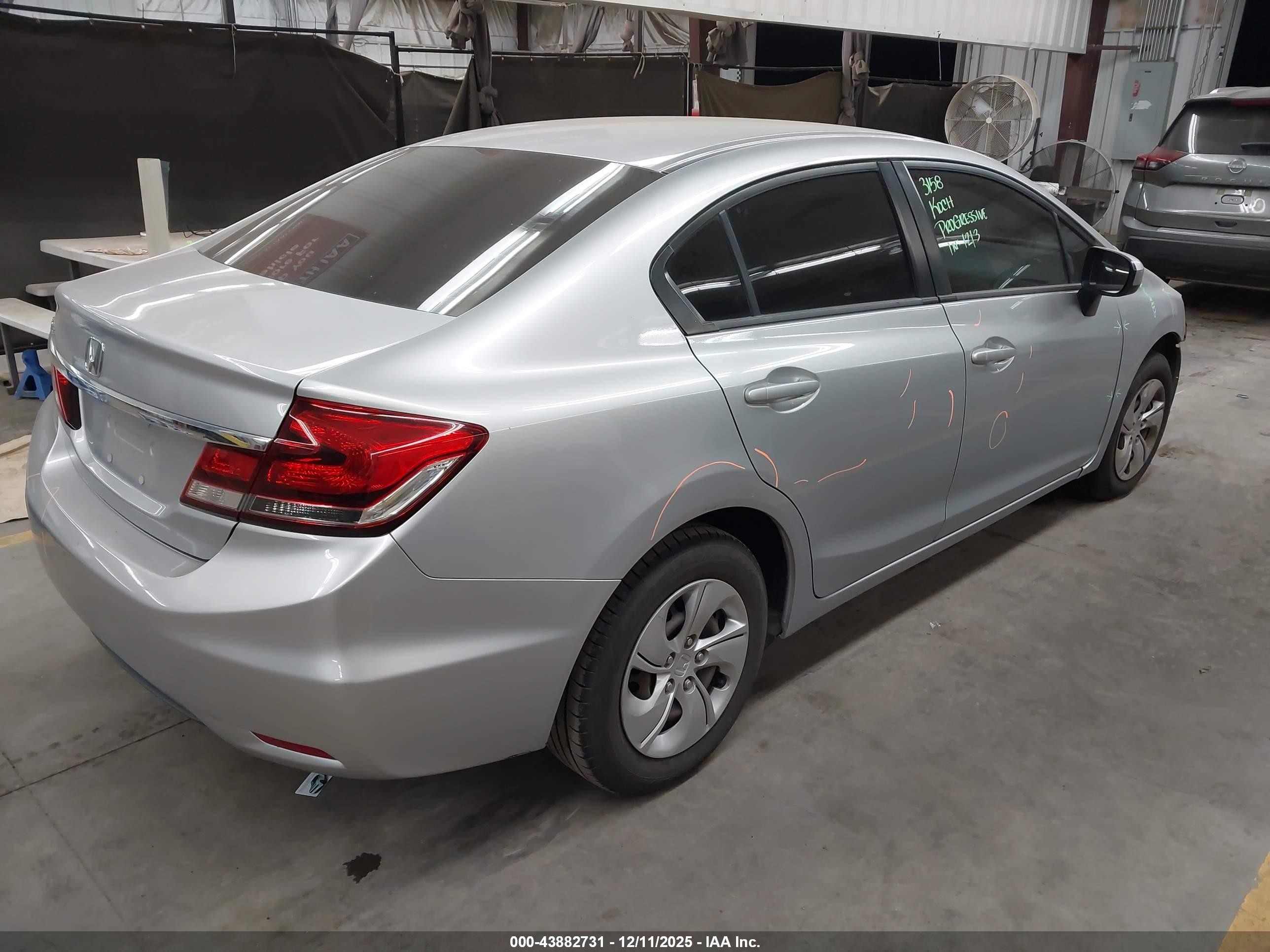 HONDA CIVIC image 4