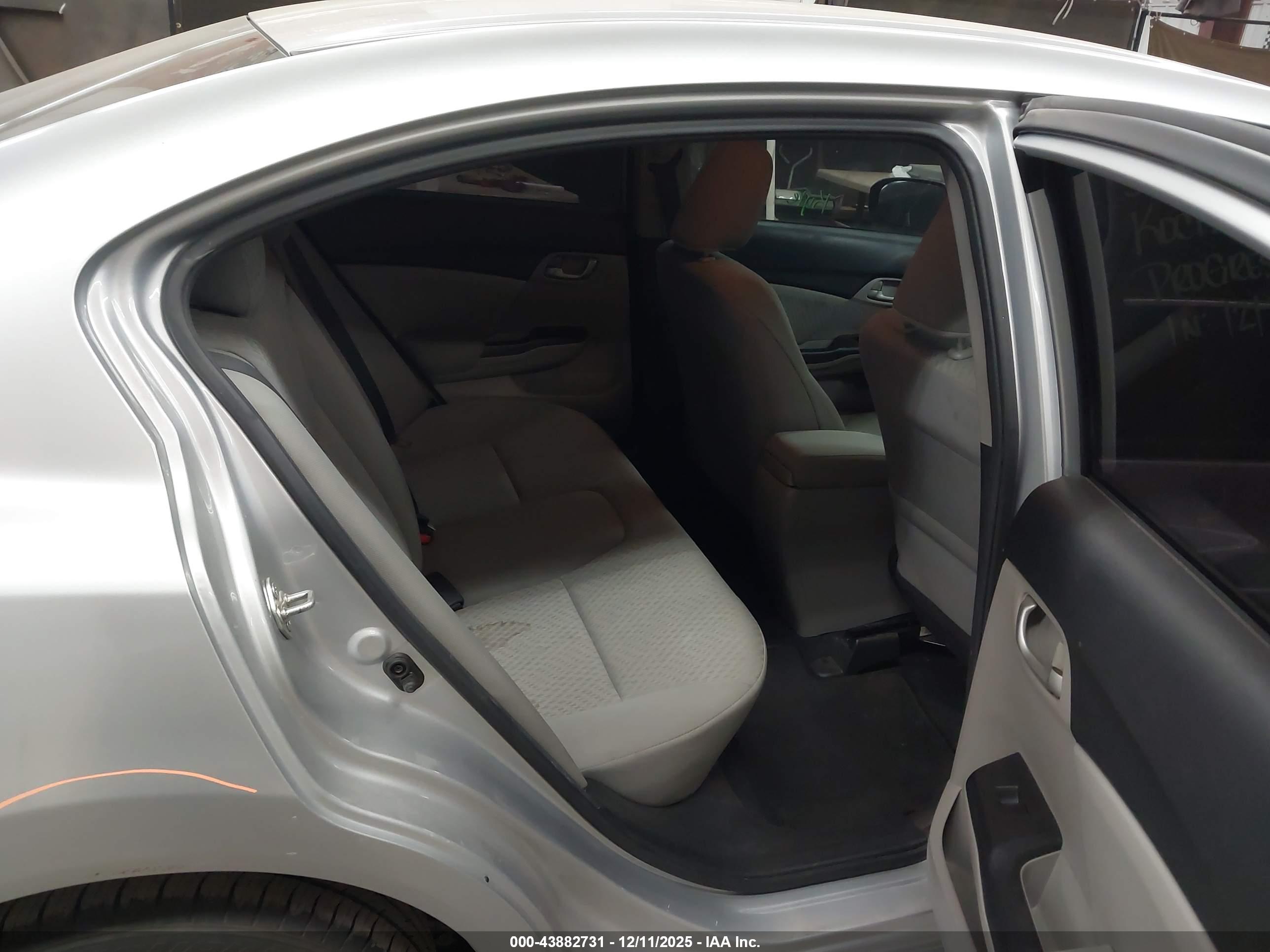 HONDA CIVIC image 8