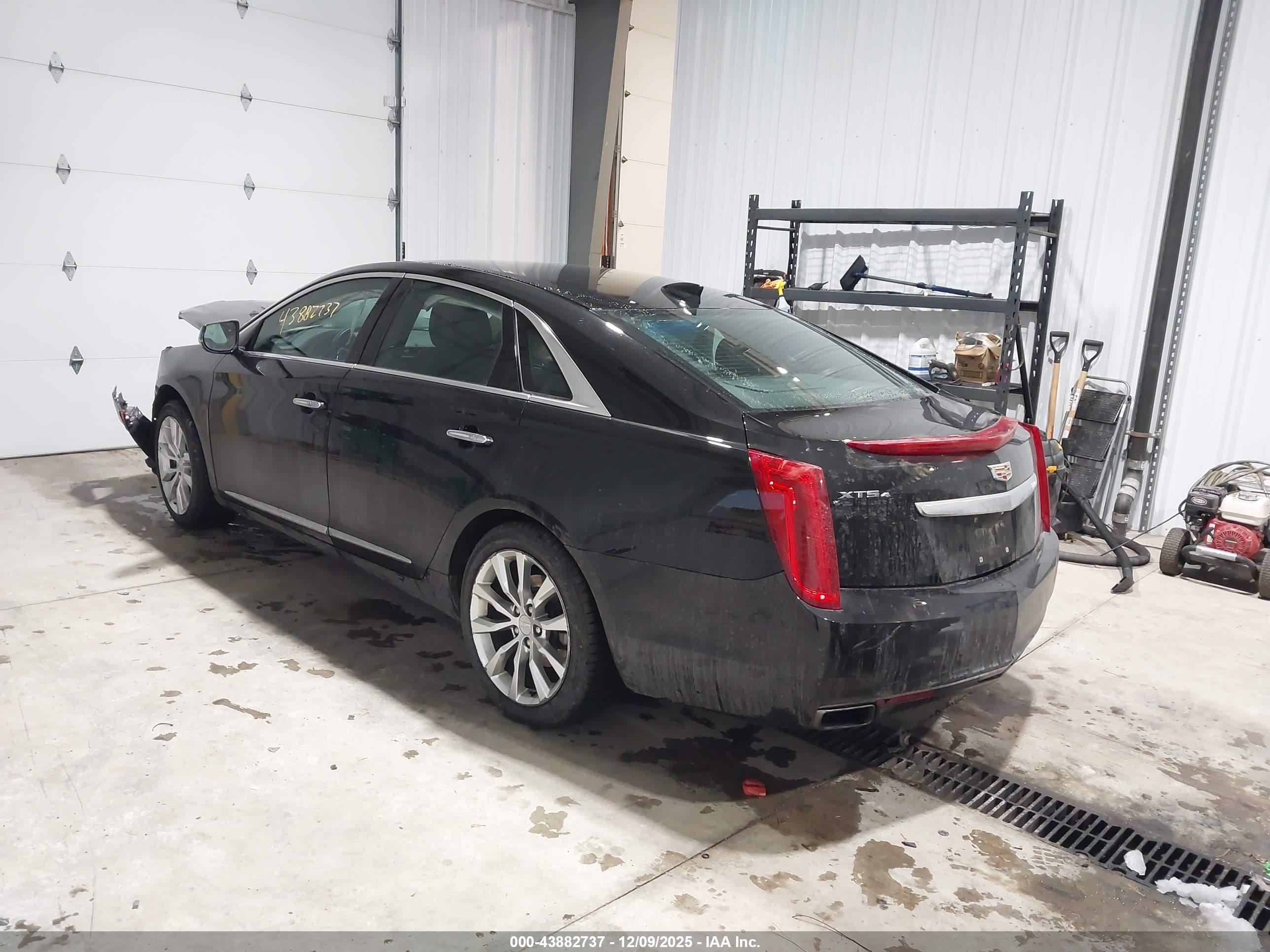 CADILLAC XTS image 3