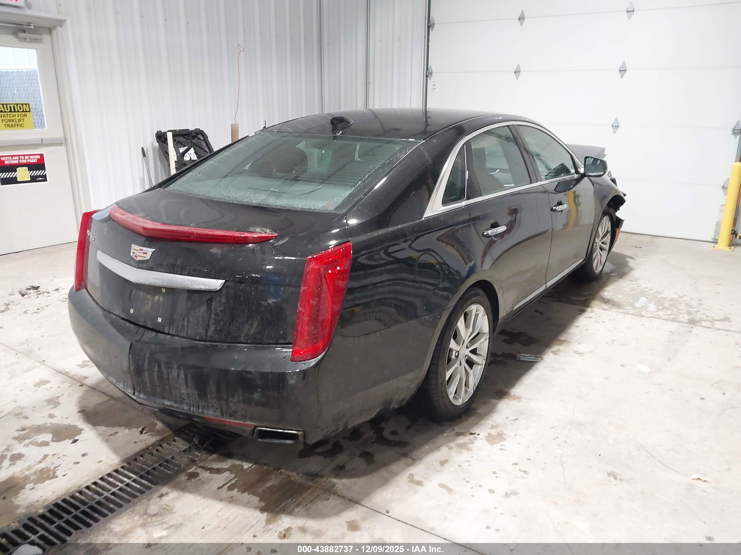 CADILLAC XTS image 4