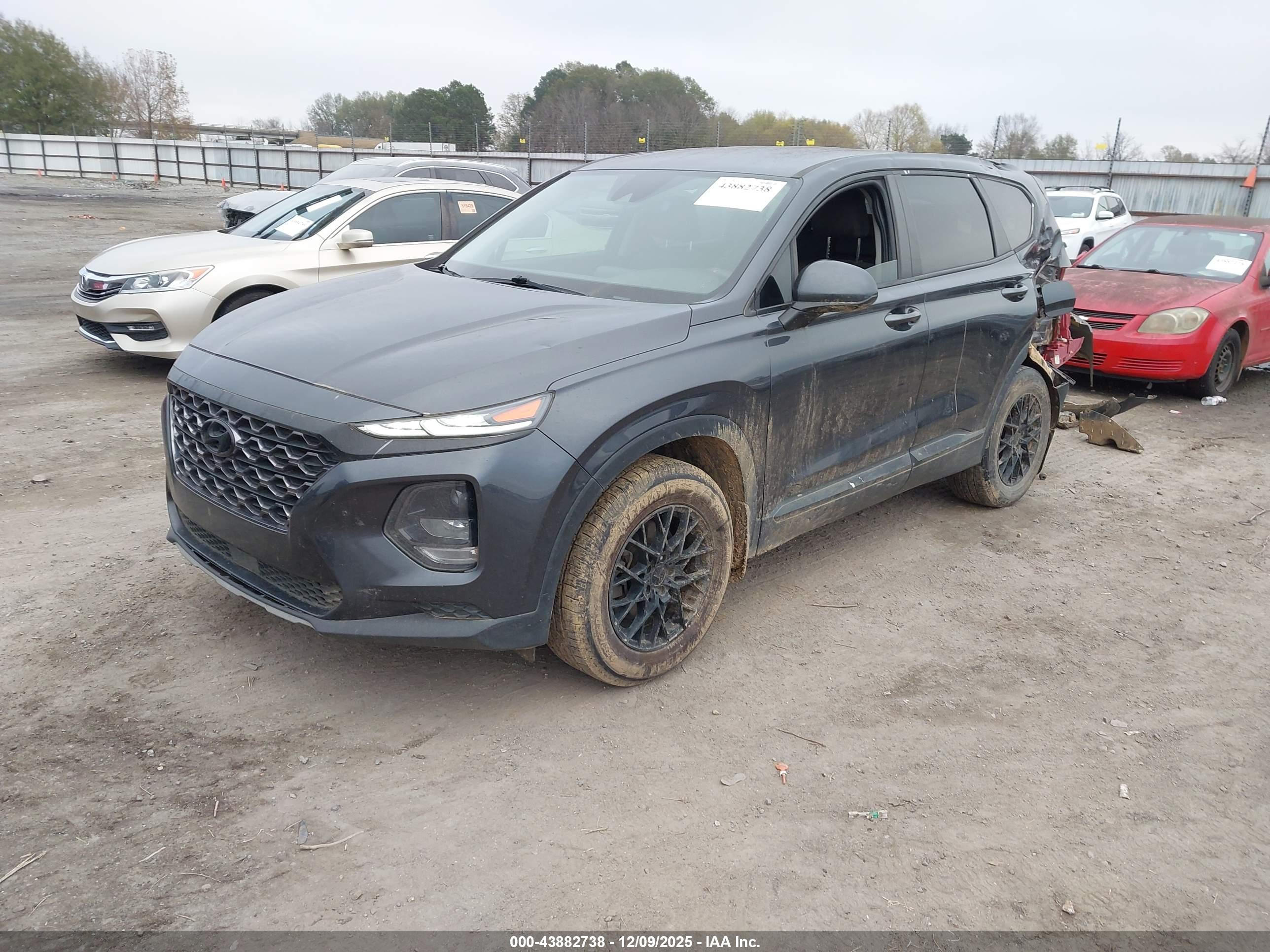 HYUNDAI SANTA image 2