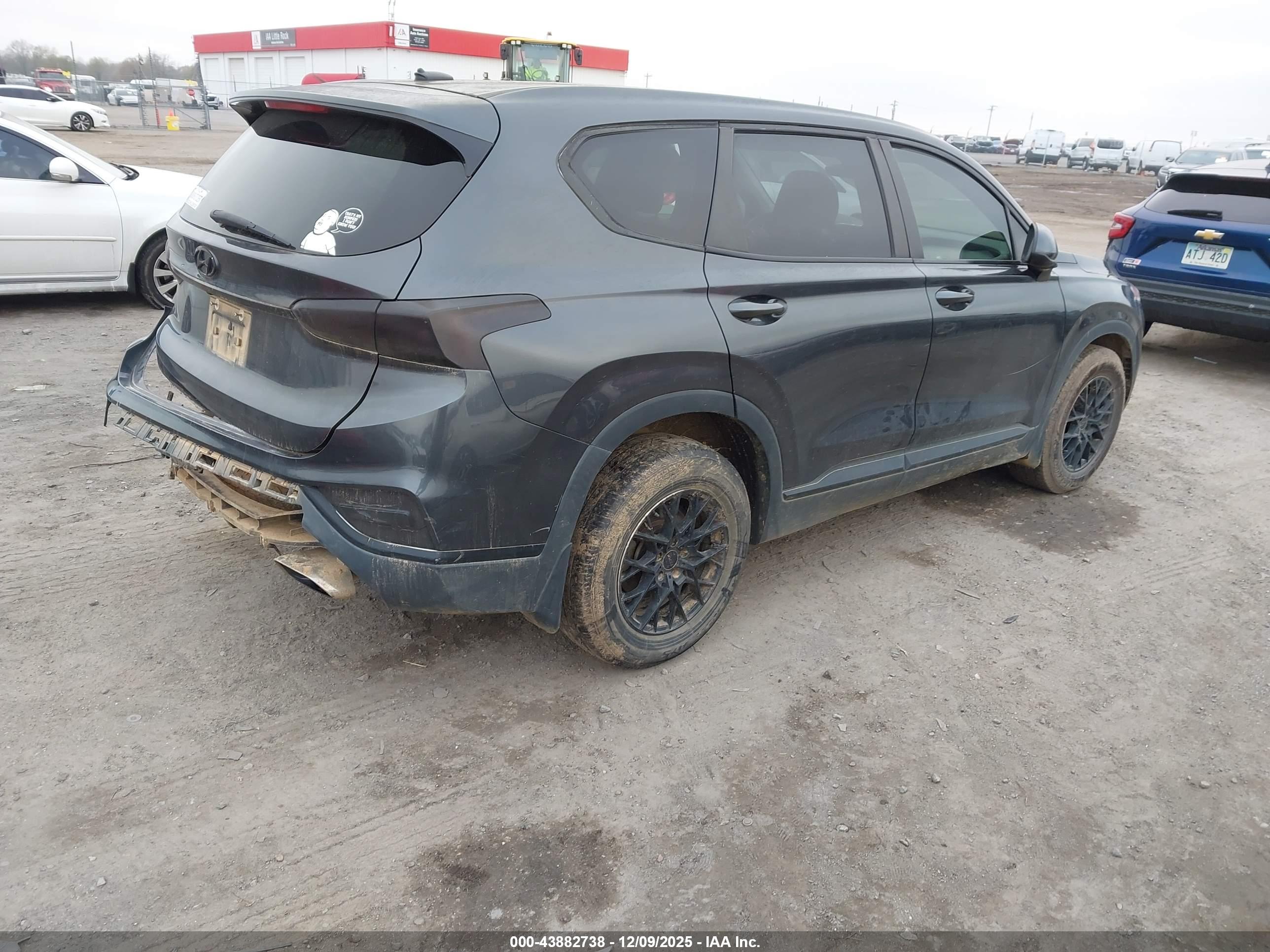 HYUNDAI SANTA image 4