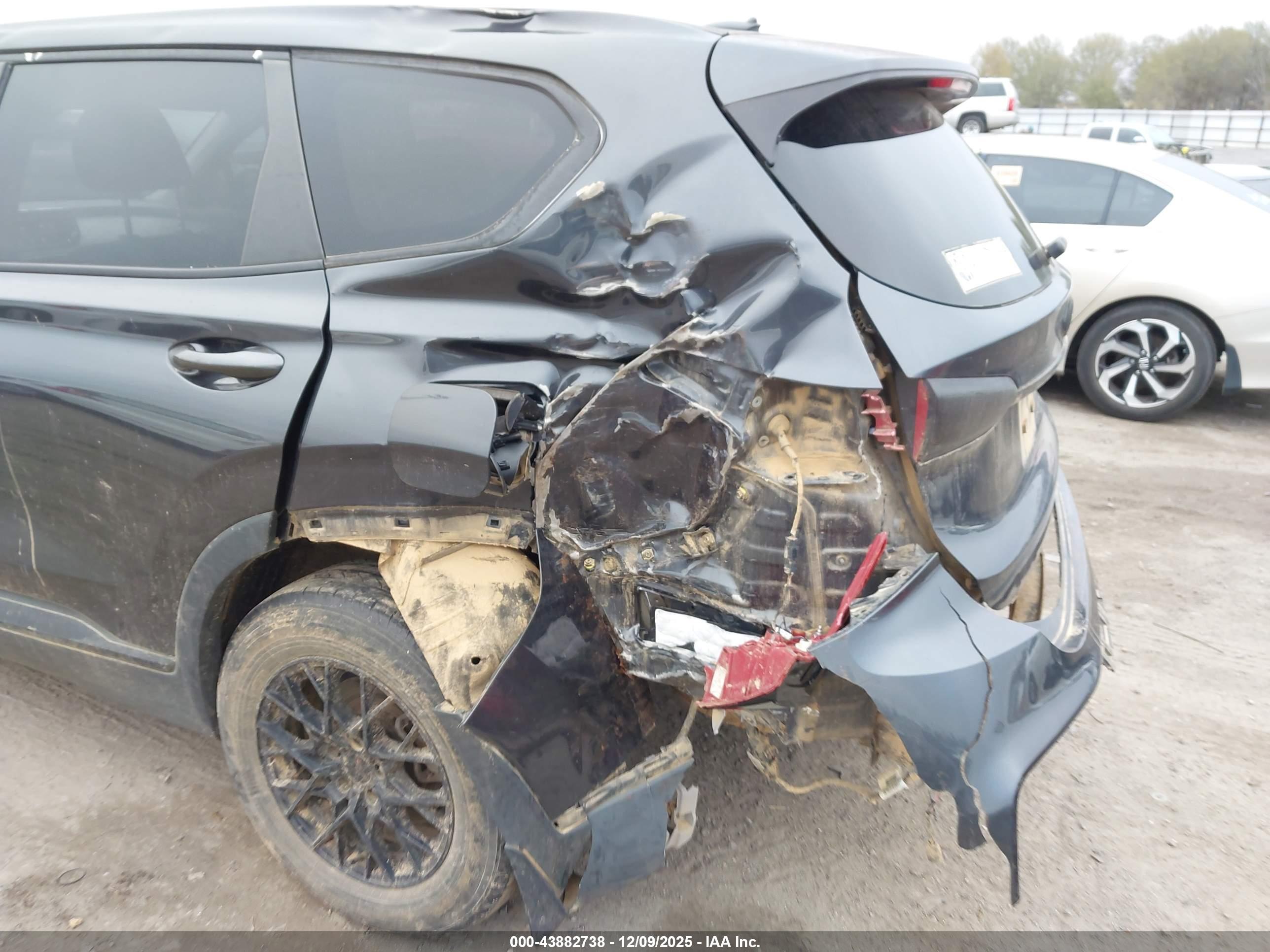 HYUNDAI SANTA image 6