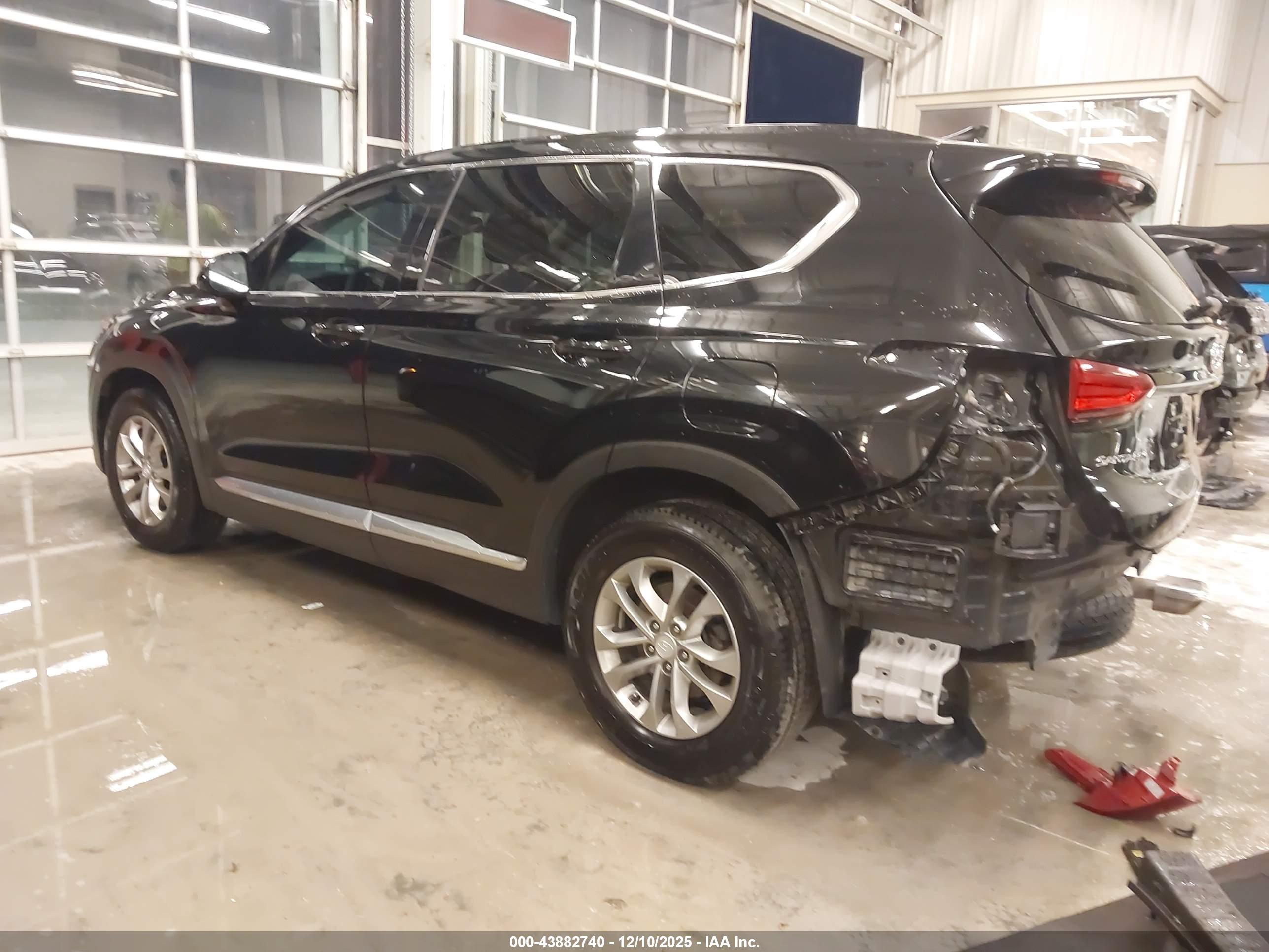 HYUNDAI SANTA image 3