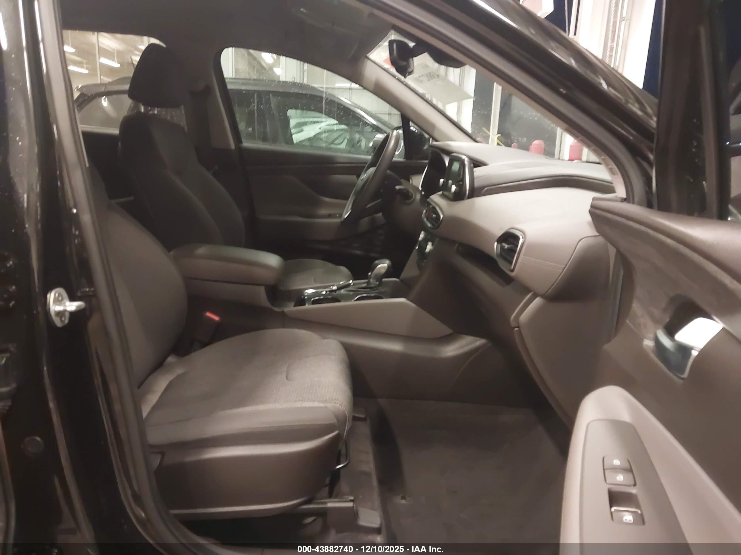 HYUNDAI SANTA image 5