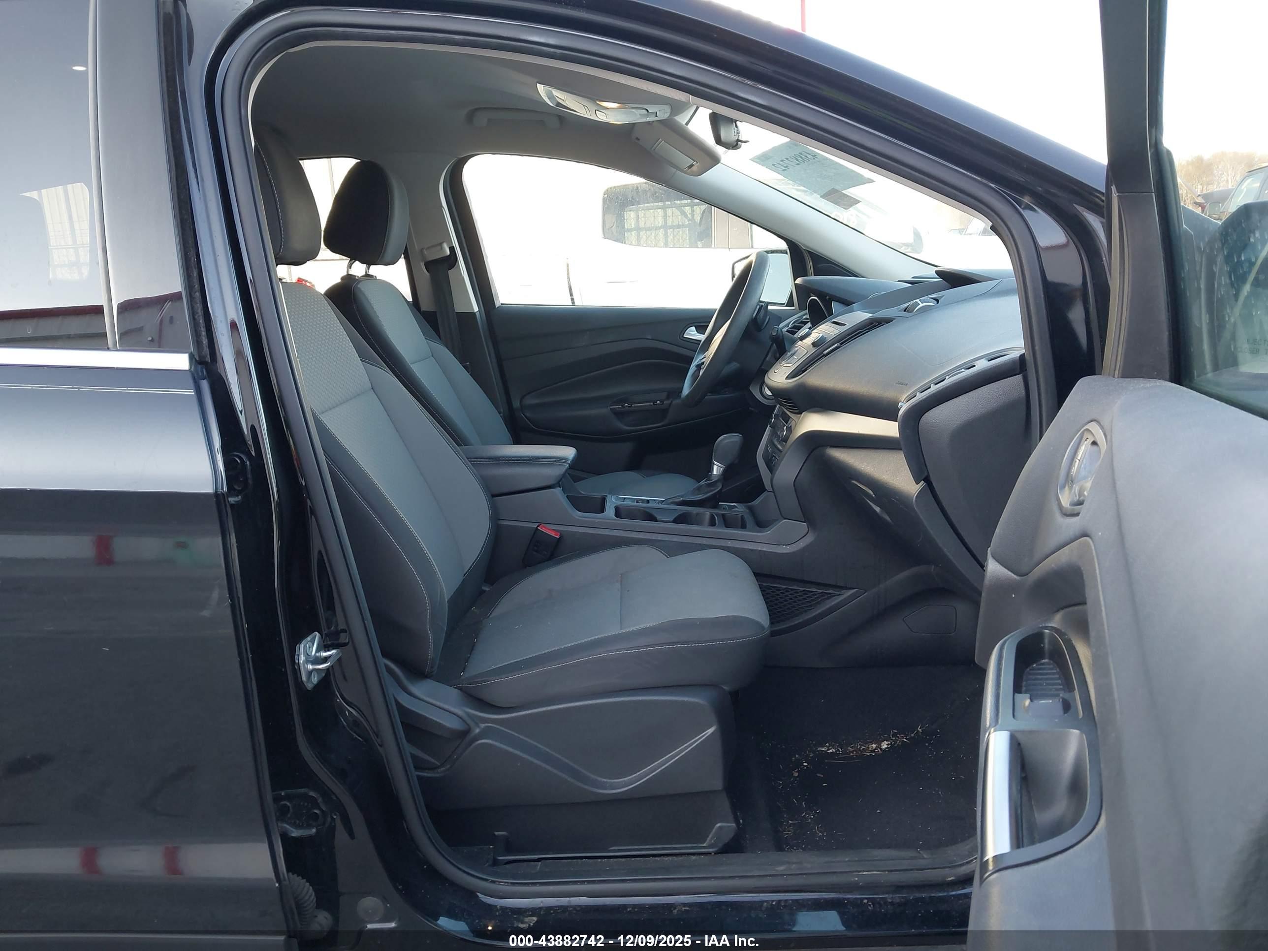 FORD ESCAPE image 5