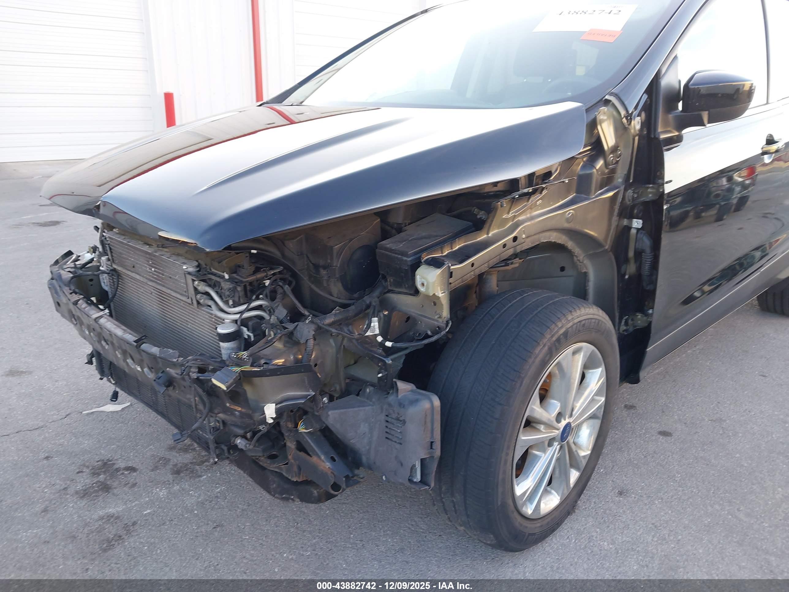FORD ESCAPE image 6