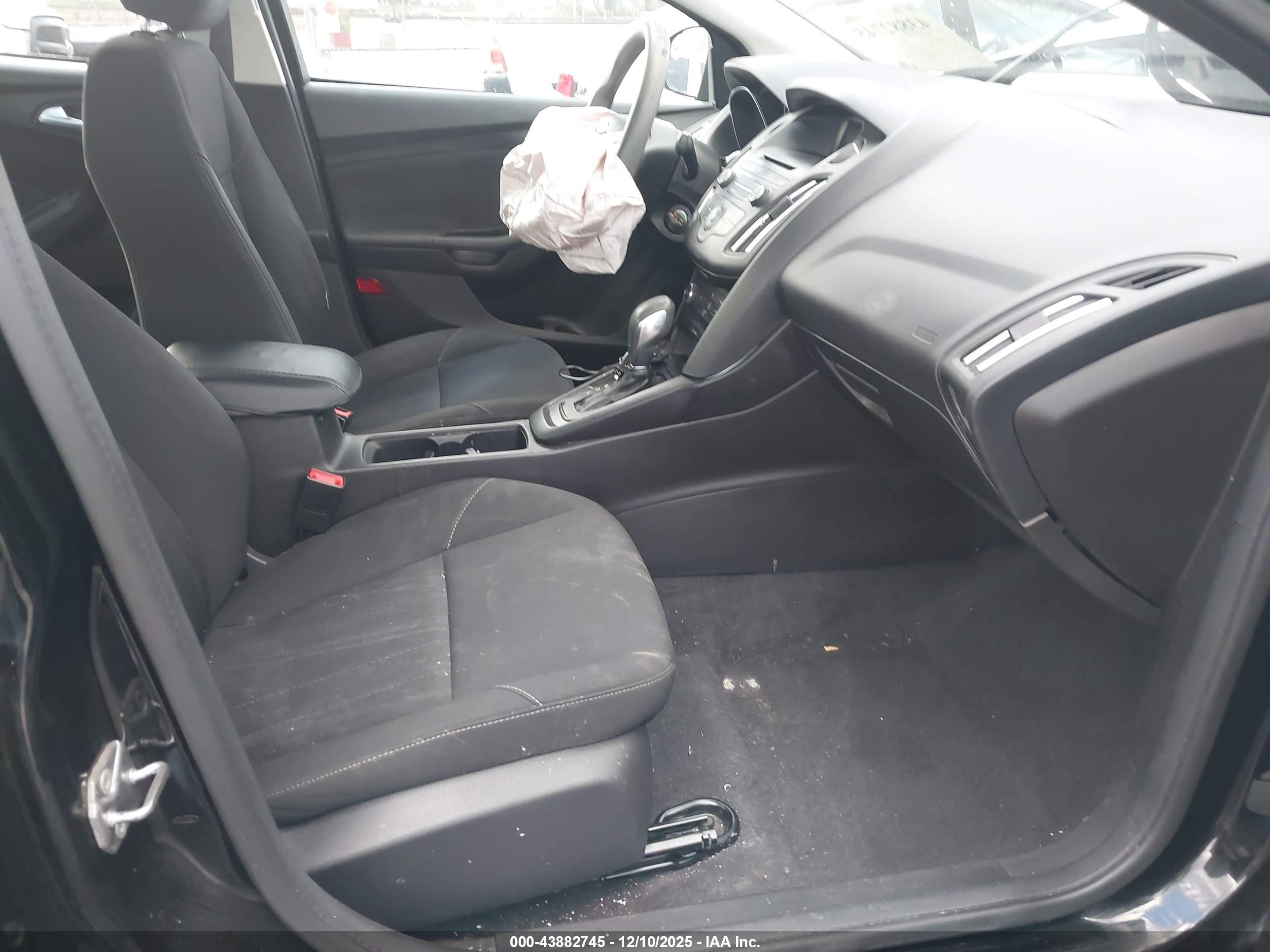 FORD FOCUS image 5