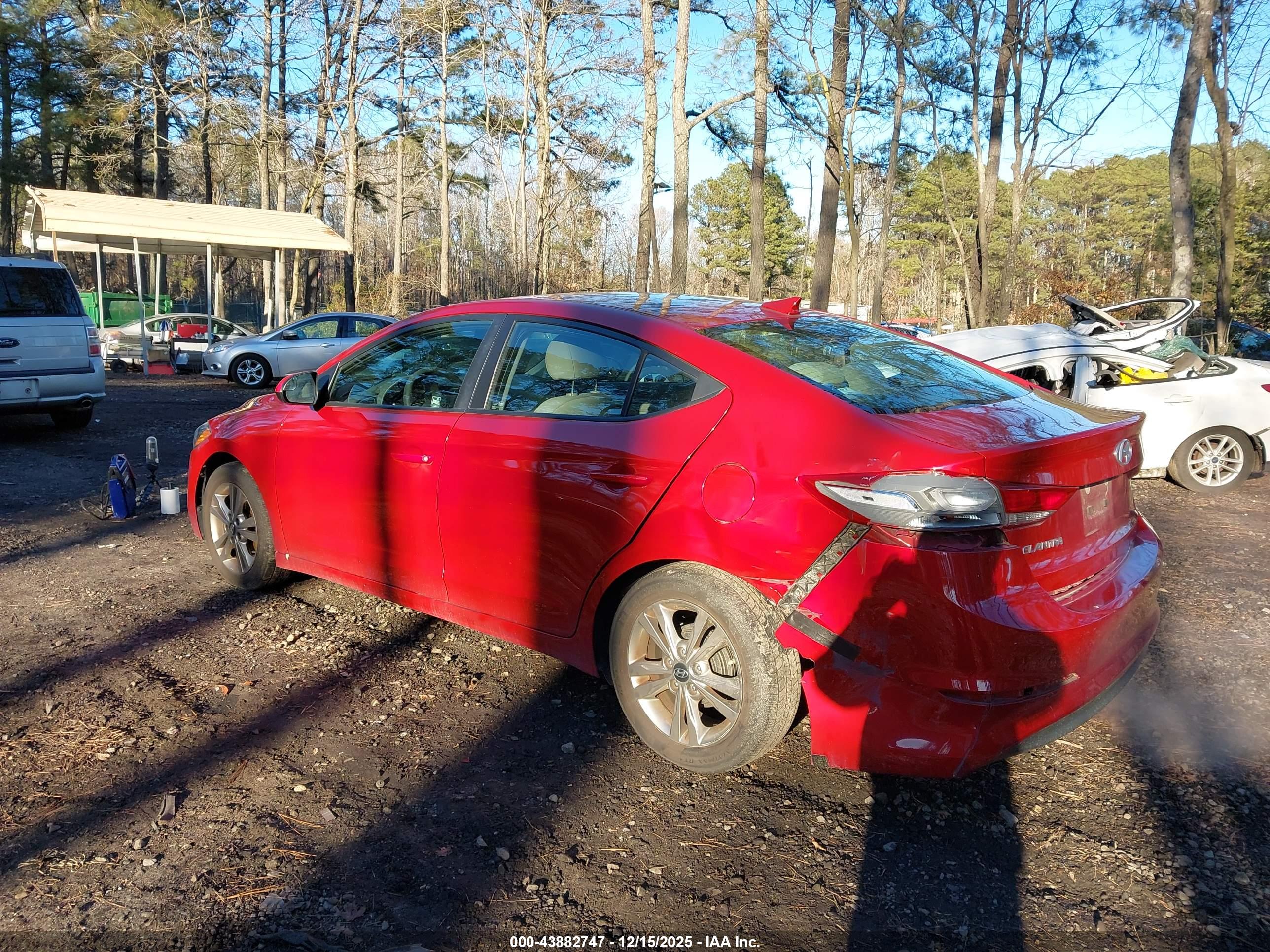 HYUNDAI ELANTRA image 3