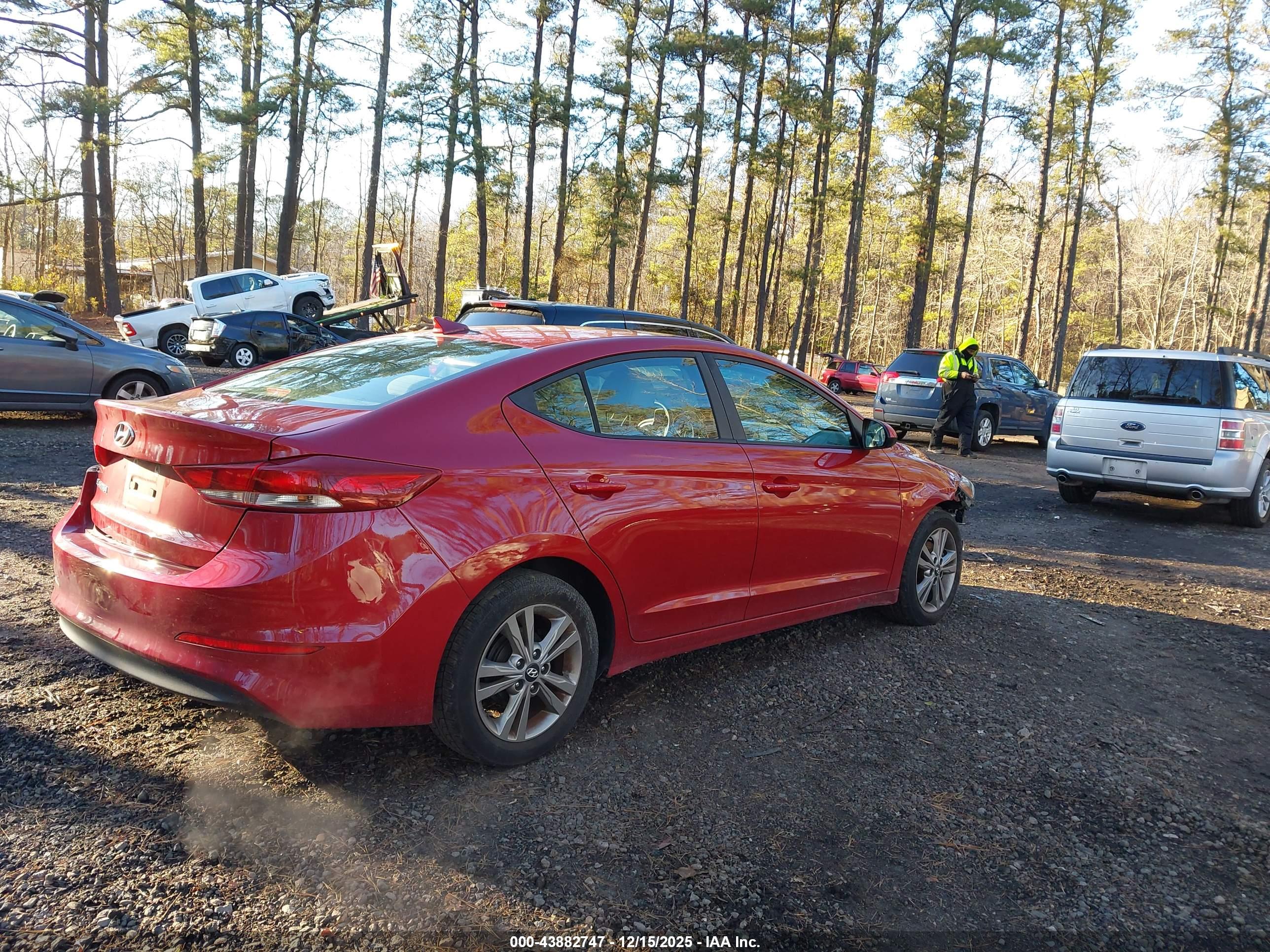 HYUNDAI ELANTRA image 4
