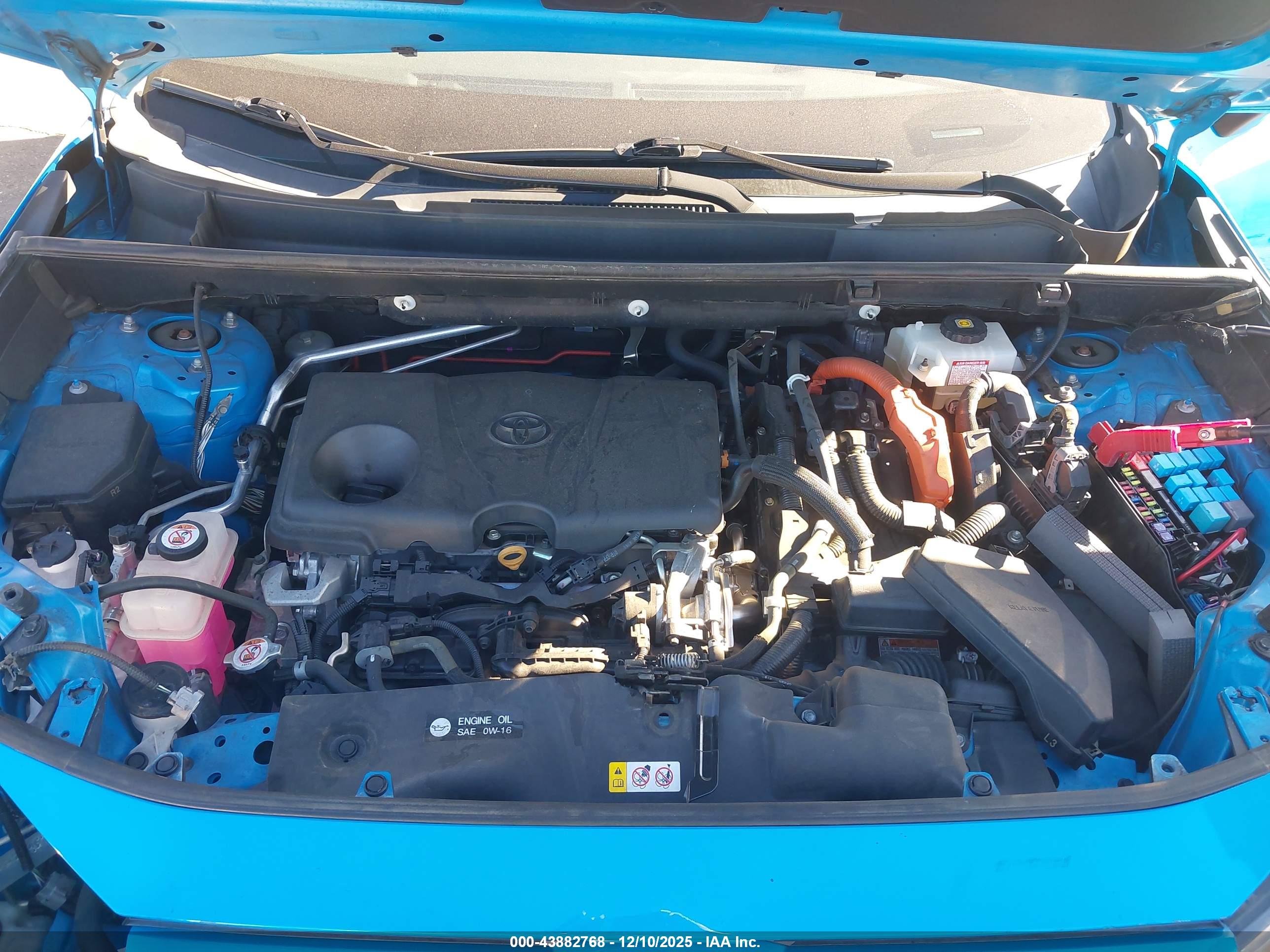 TOYOTA RAV4 image 10