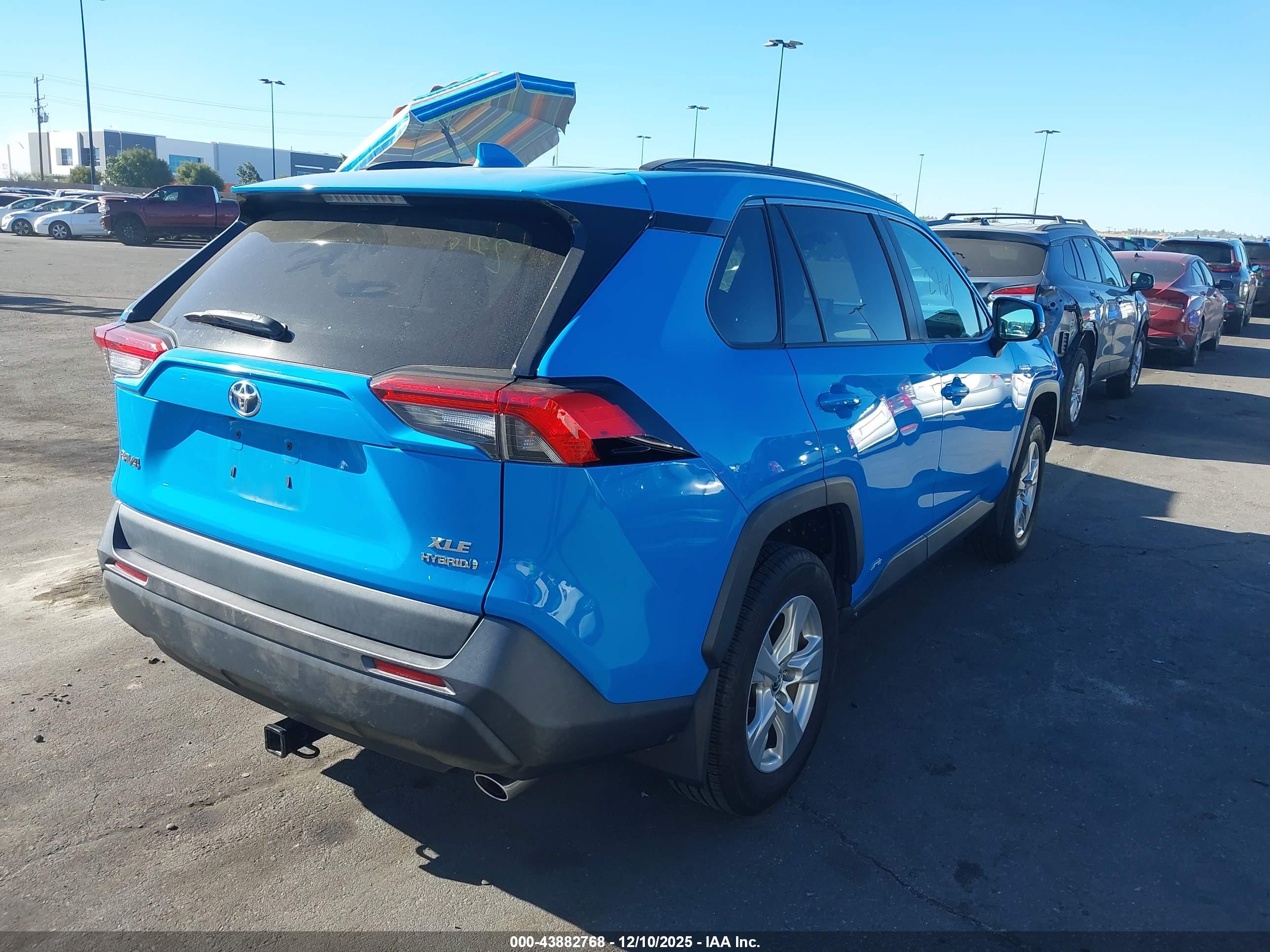 TOYOTA RAV4 image 4