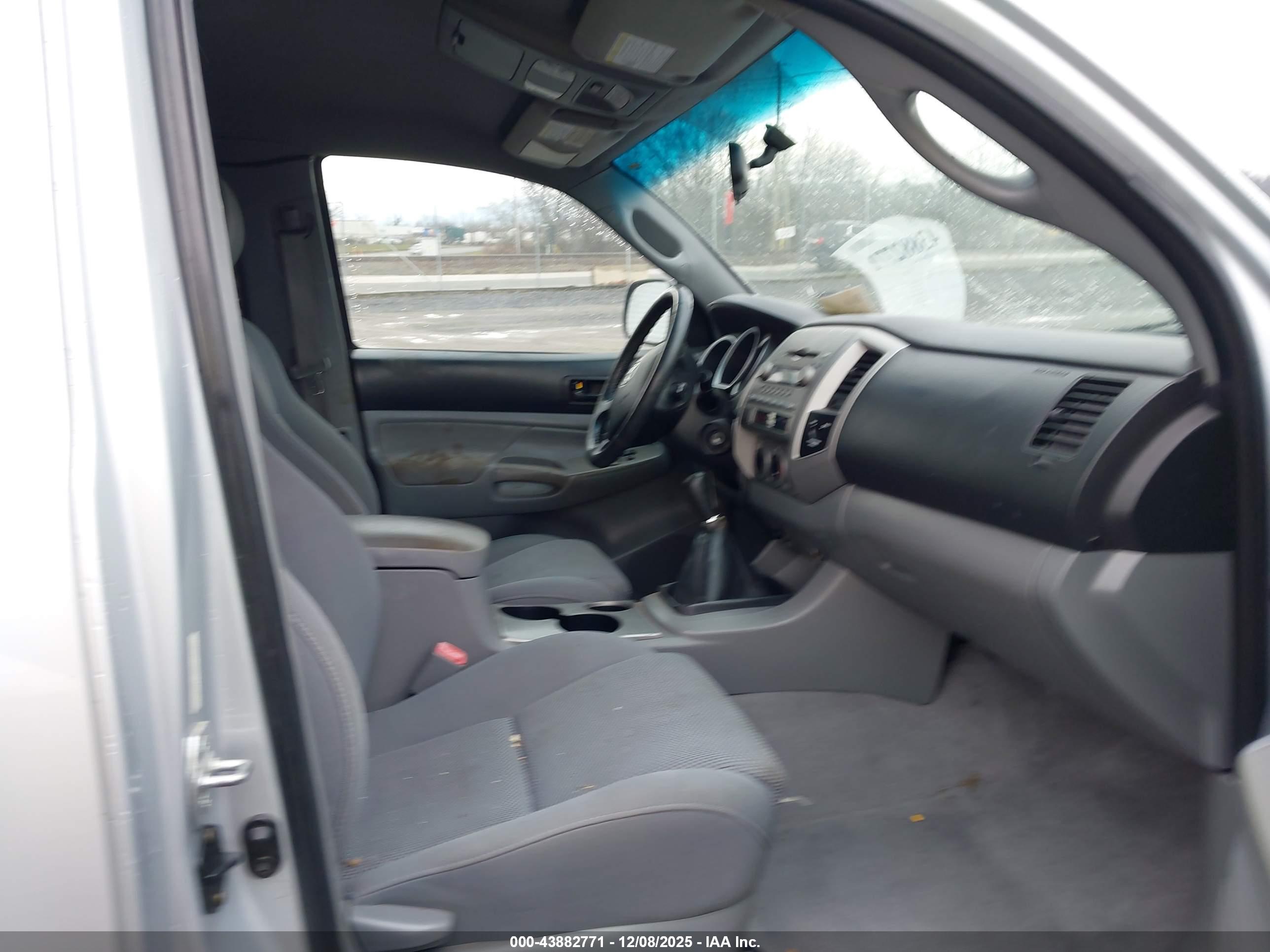 TOYOTA TACOMA image 5