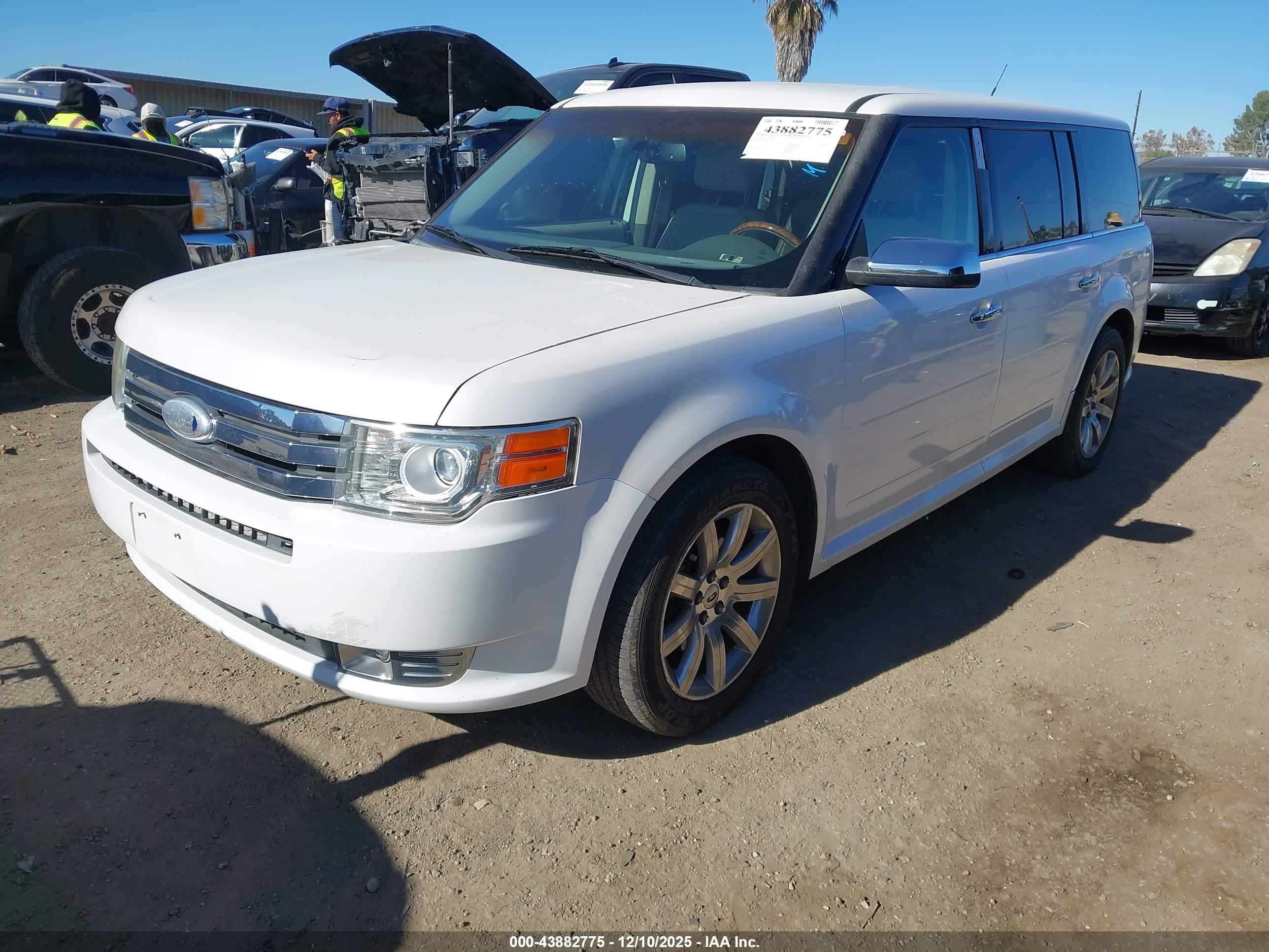 FORD FLEX image 2