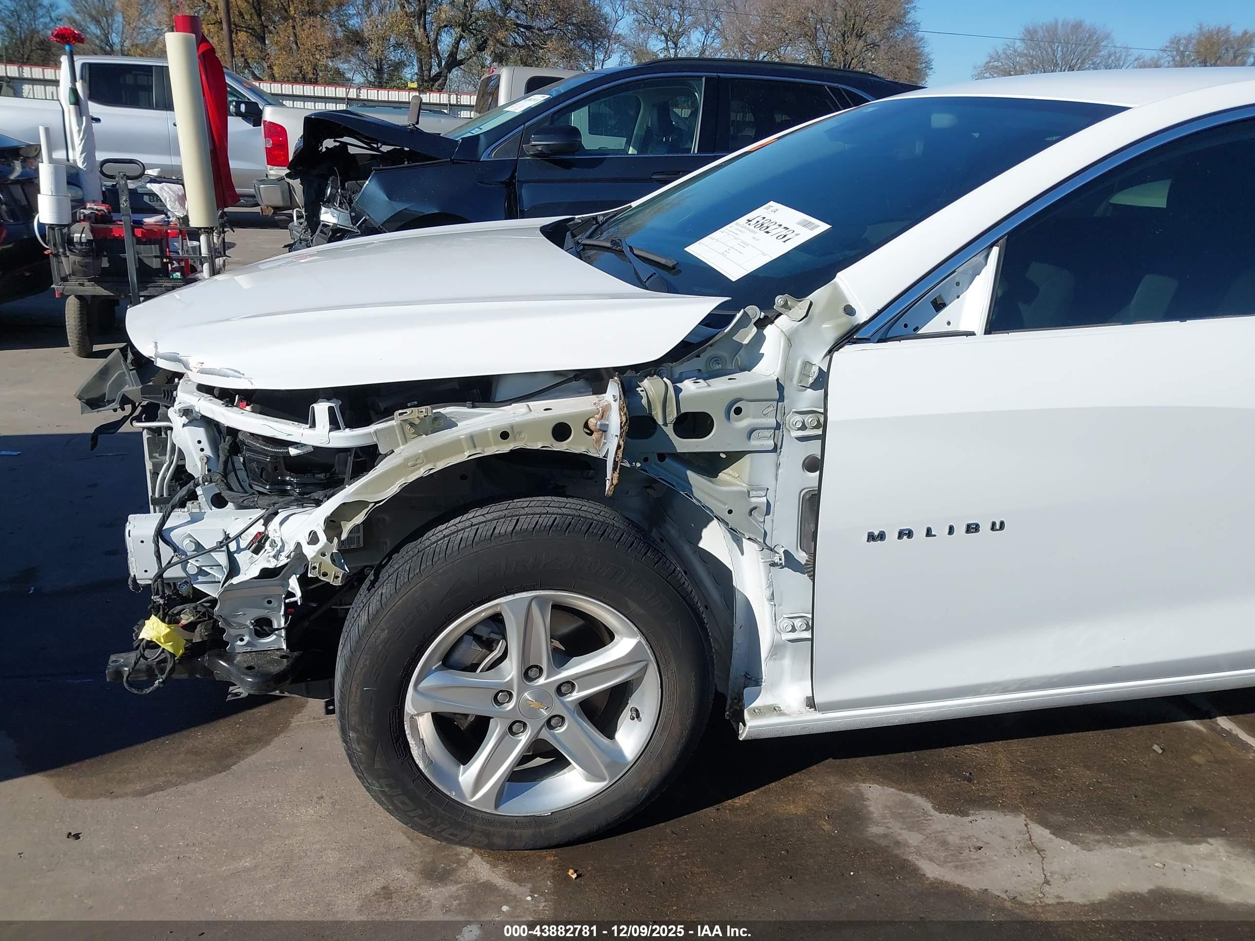CHEVROLET MALIBU image 6