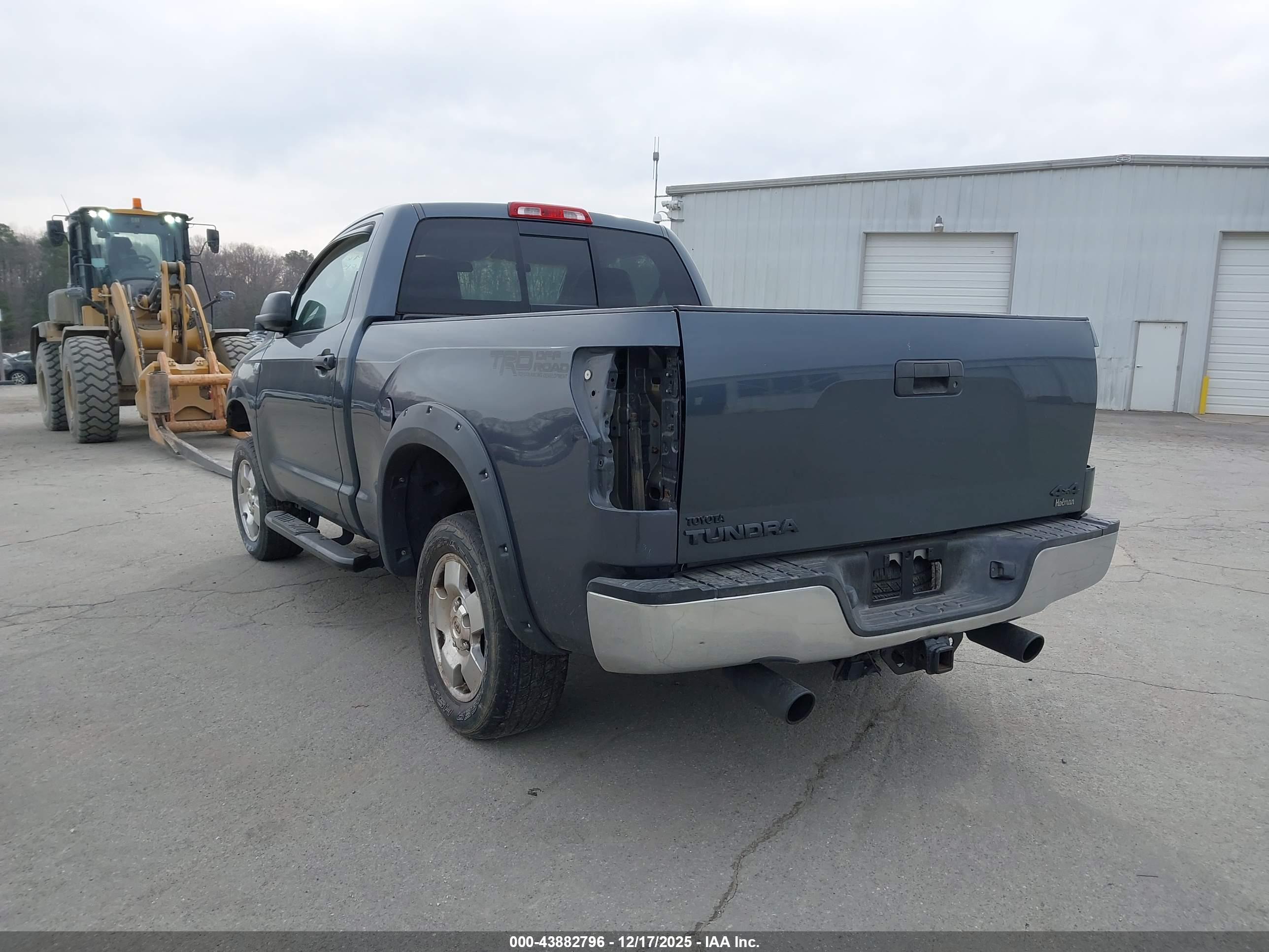 TOYOTA TUNDRA image 3