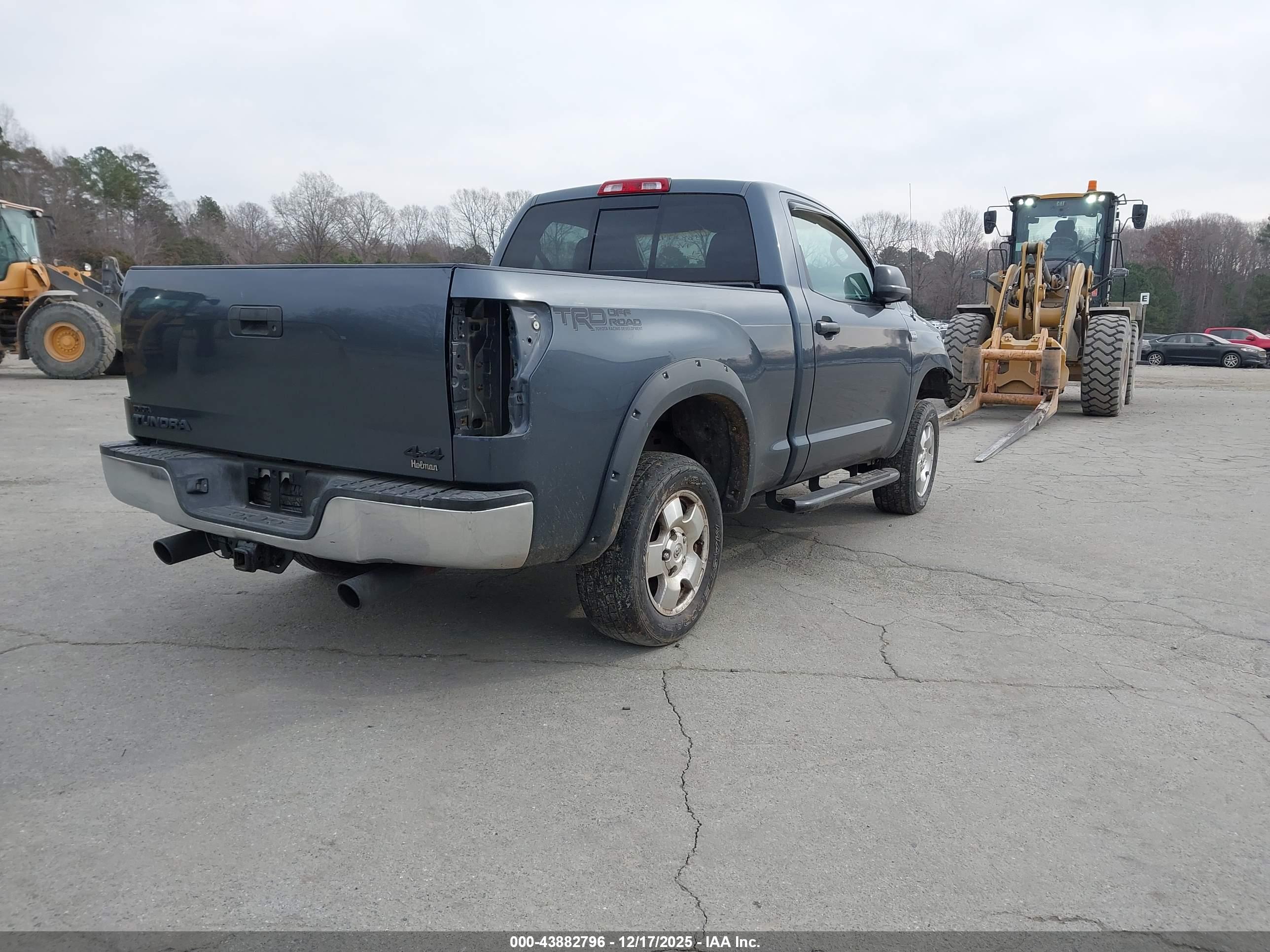 TOYOTA TUNDRA image 4