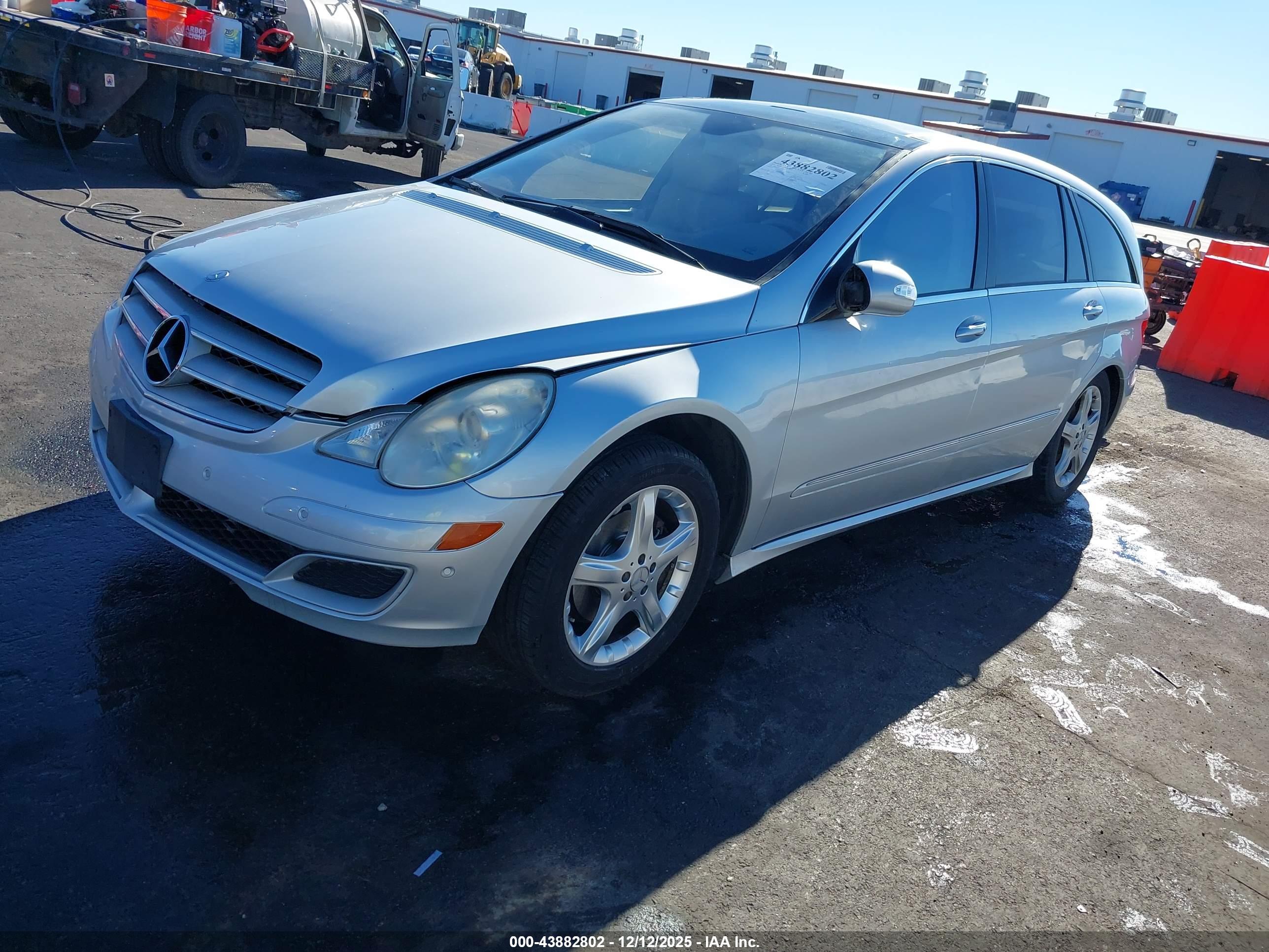 MERCEDES-BENZ R image 2