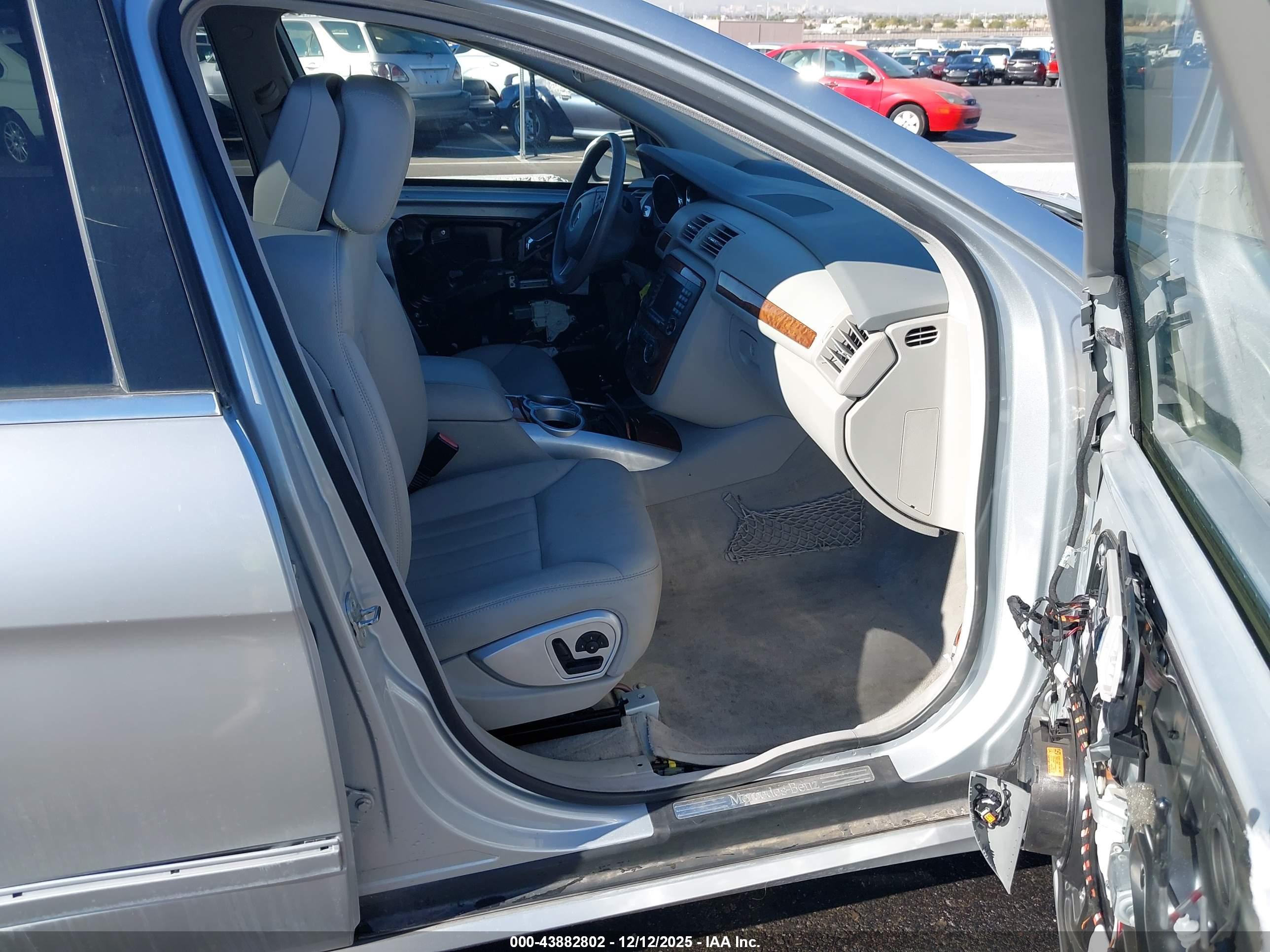 MERCEDES-BENZ R image 5