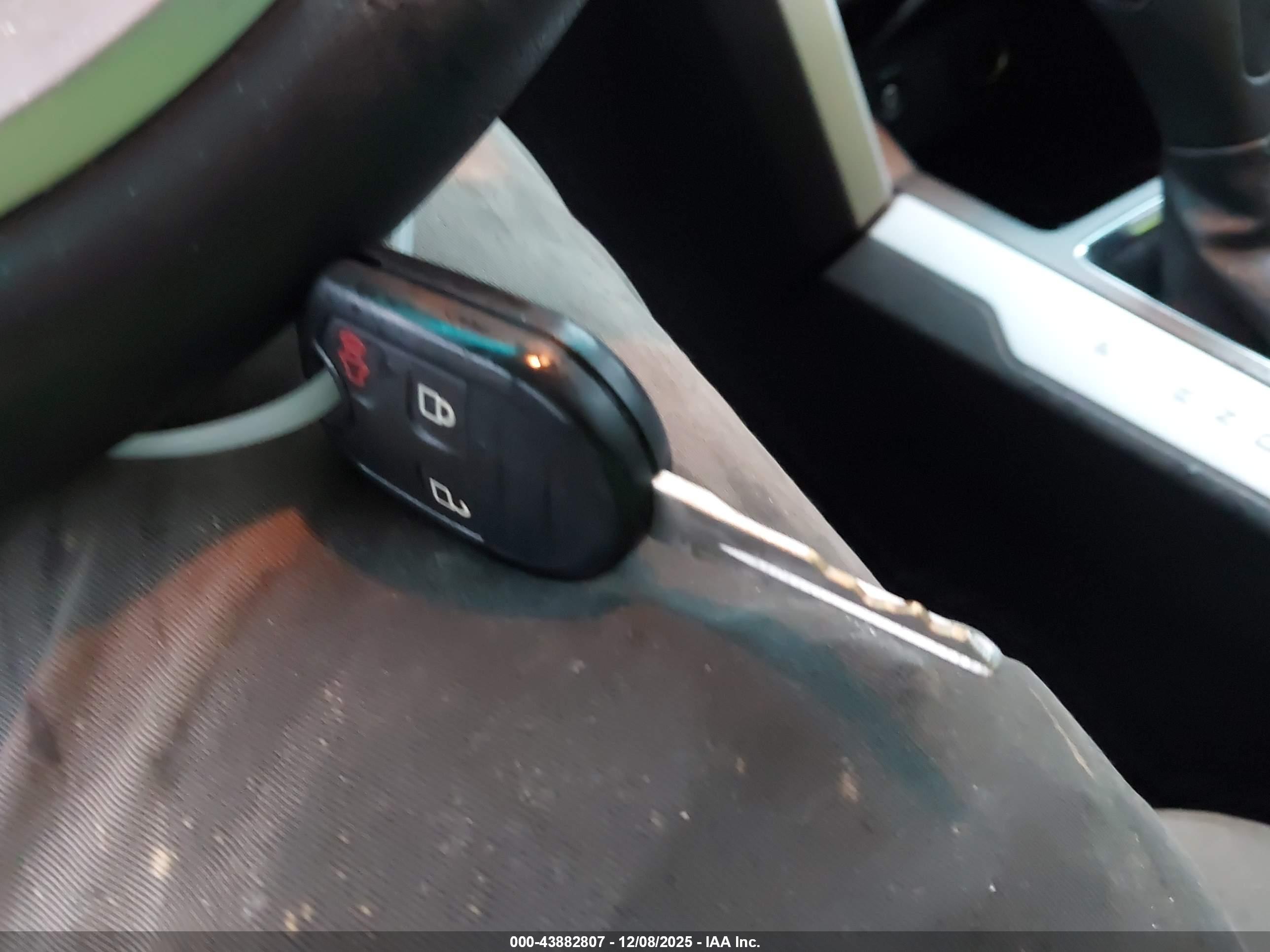 FORD EXPLORER image 11