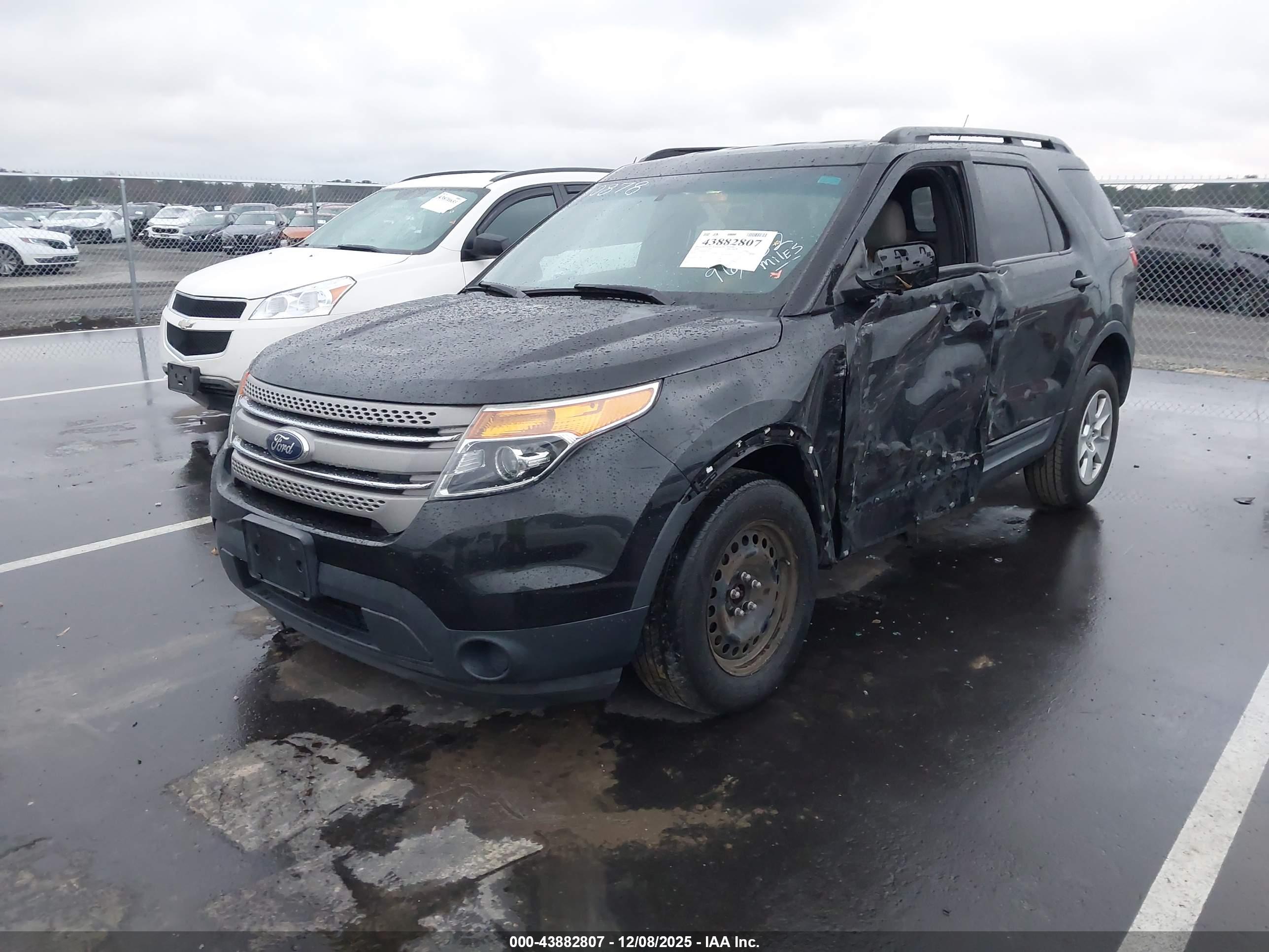FORD EXPLORER image 2