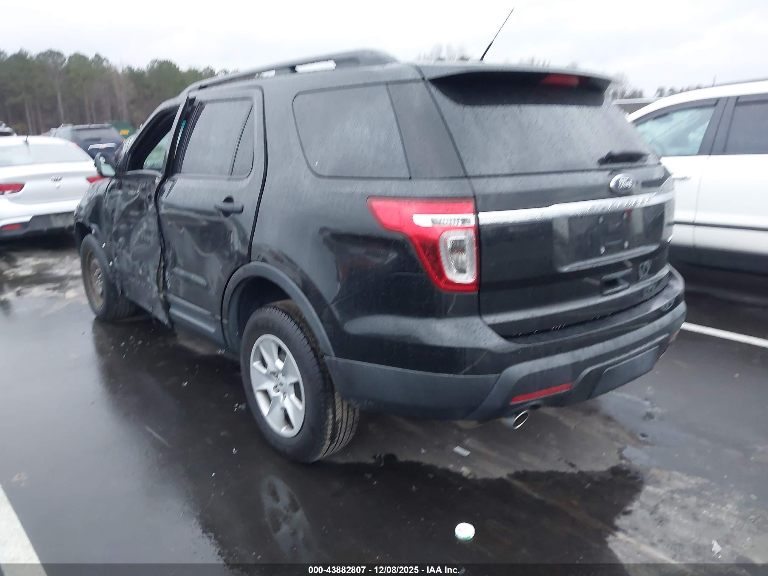 FORD EXPLORER image 3