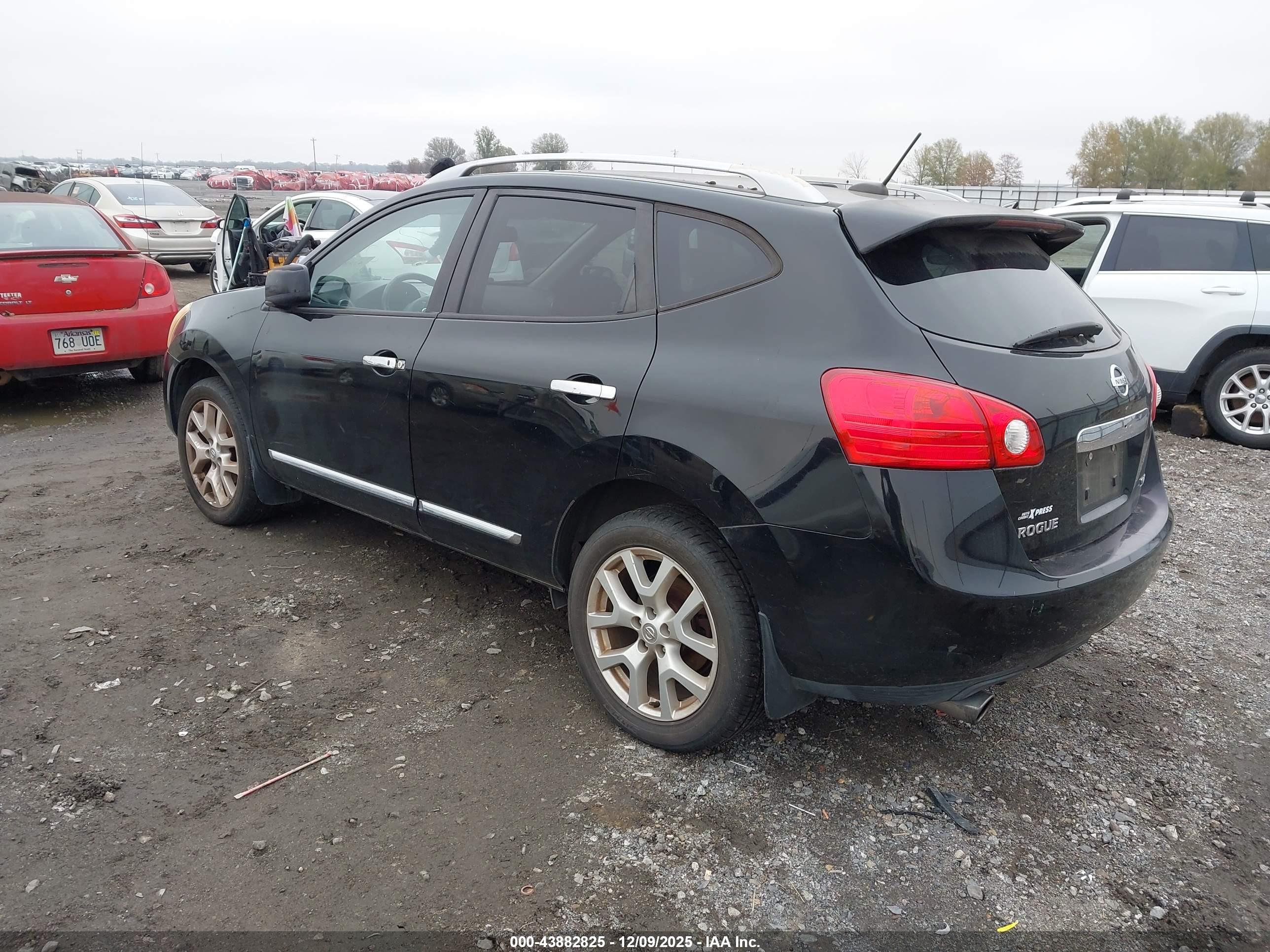 NISSAN ROGUE image 3