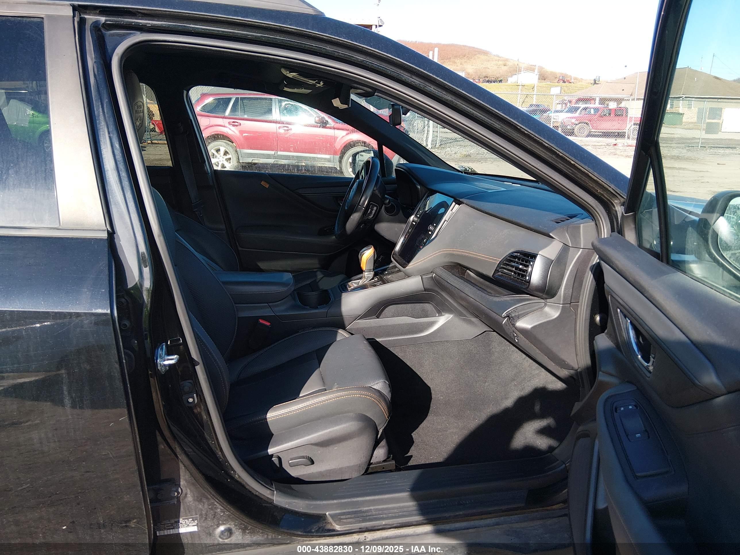 SUBARU OUTBACK image 5