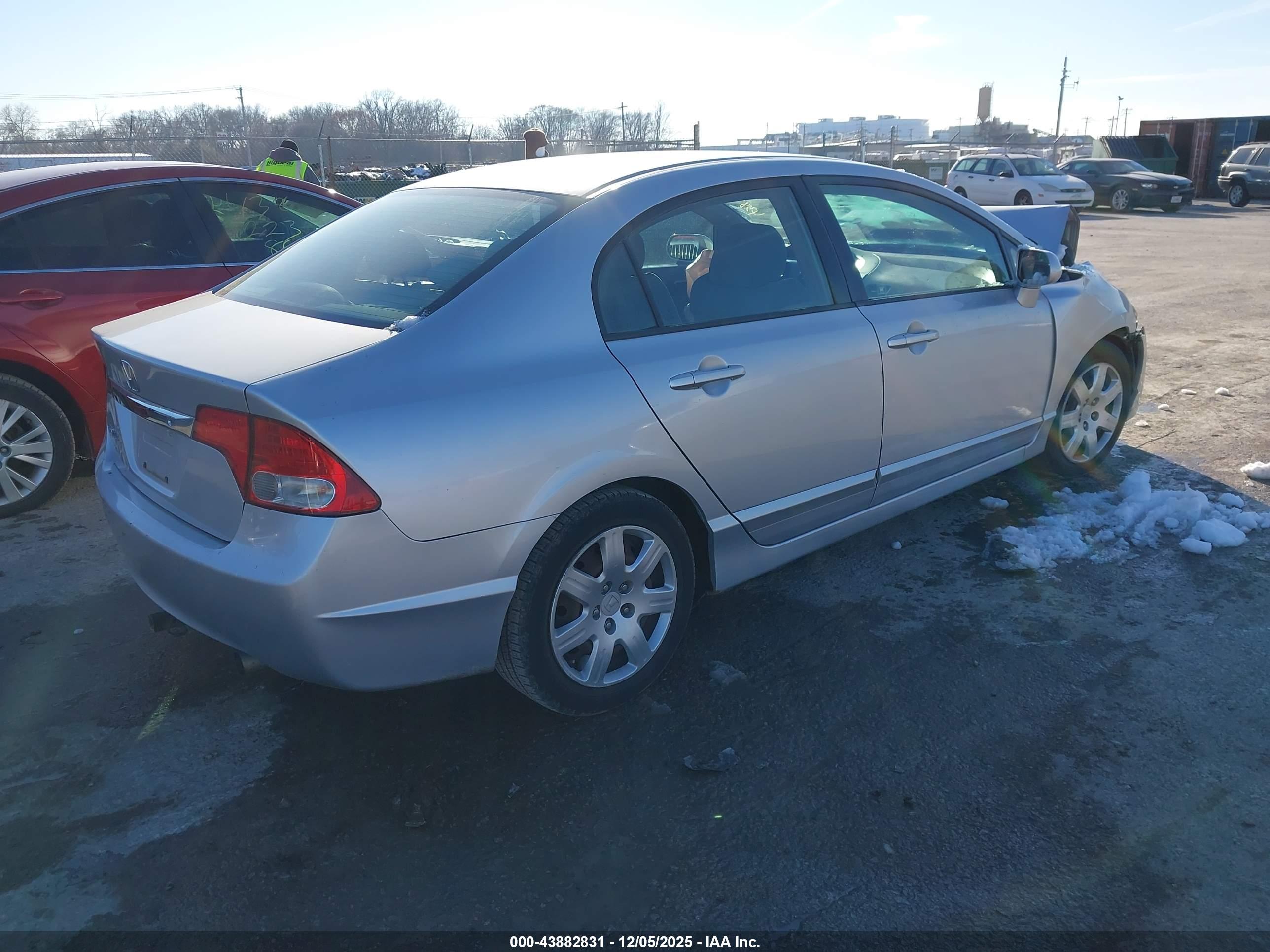 HONDA CIVIC image 4