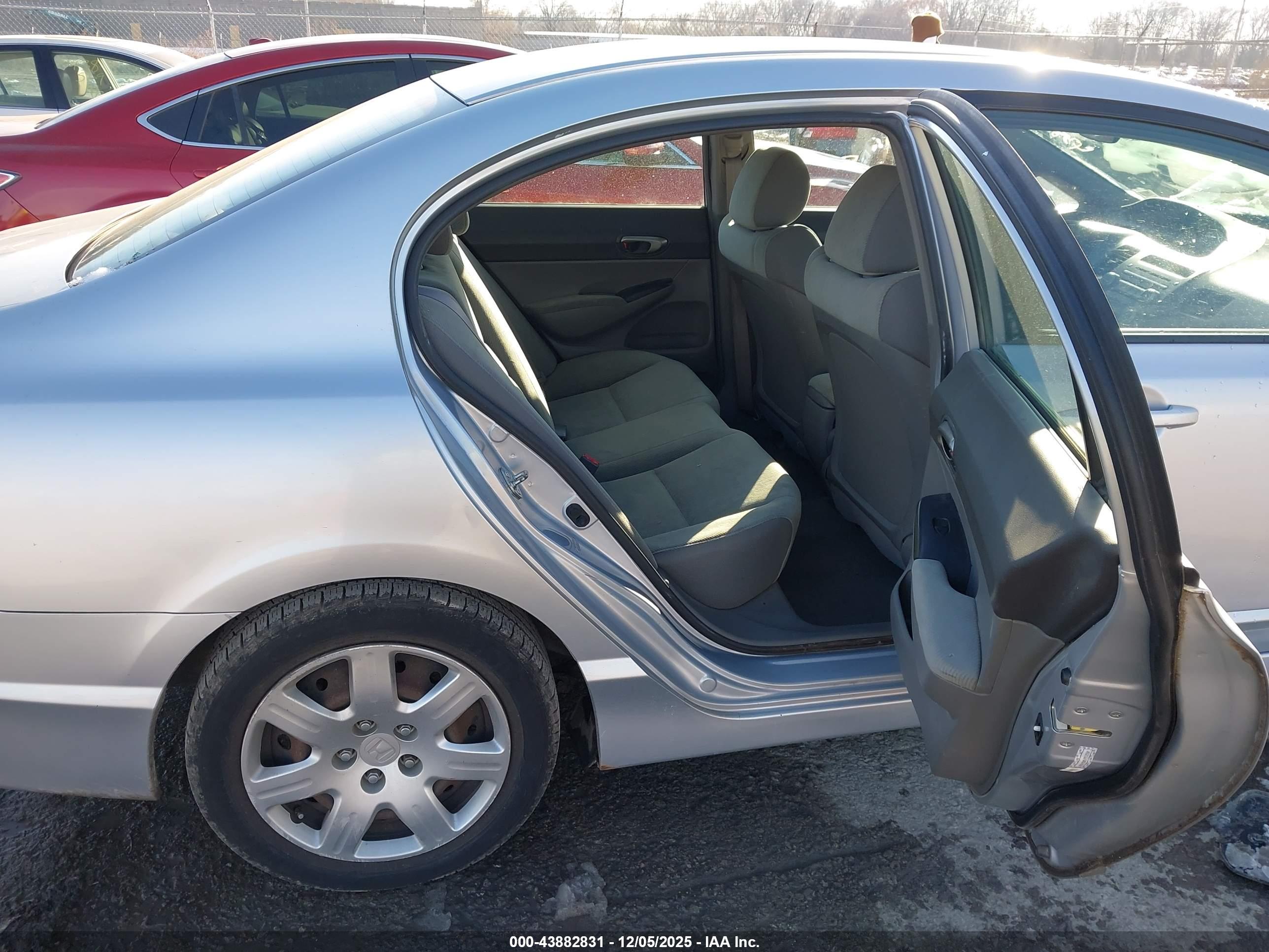 HONDA CIVIC image 8
