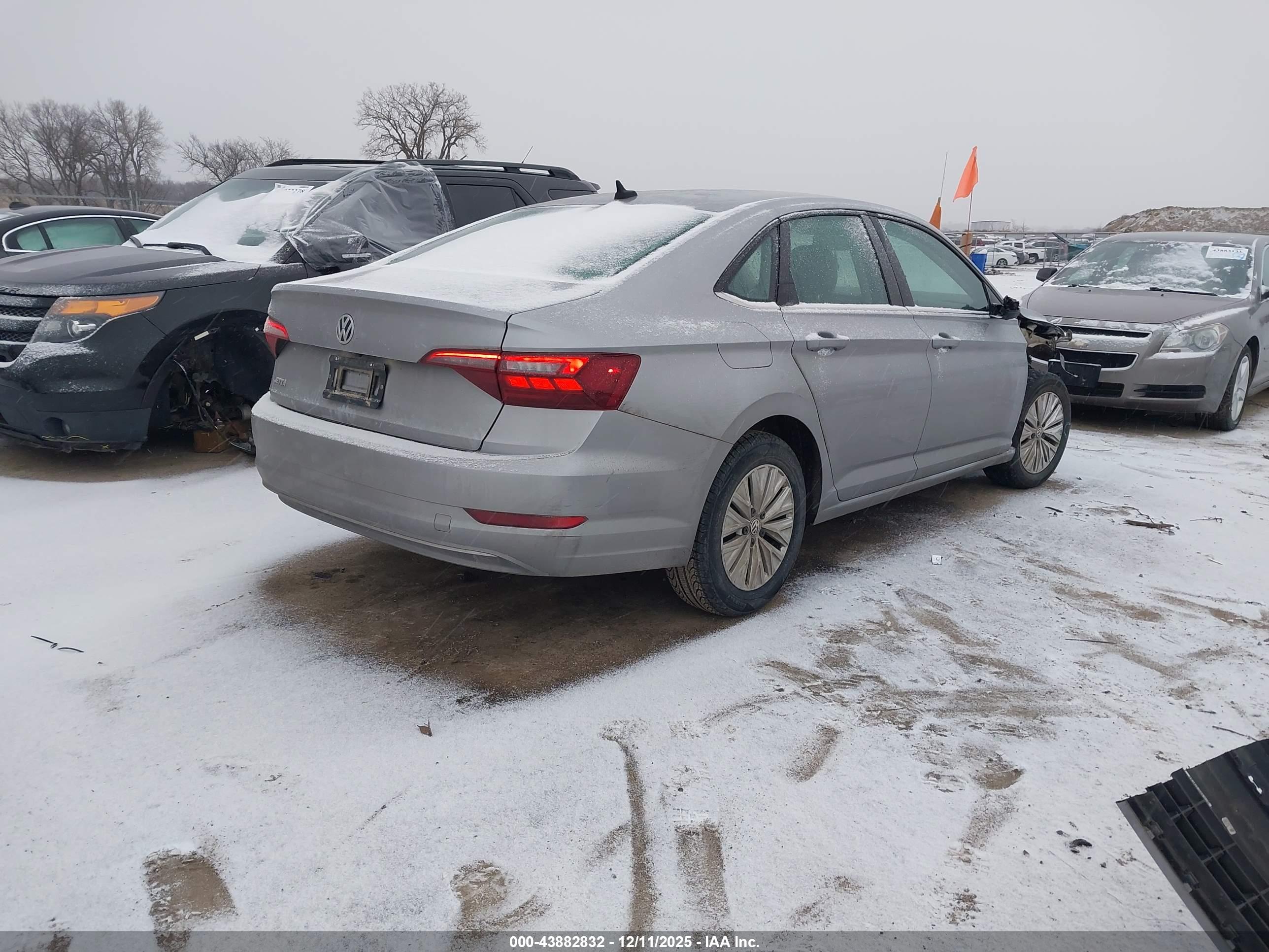 VOLKSWAGEN JETTA image 4