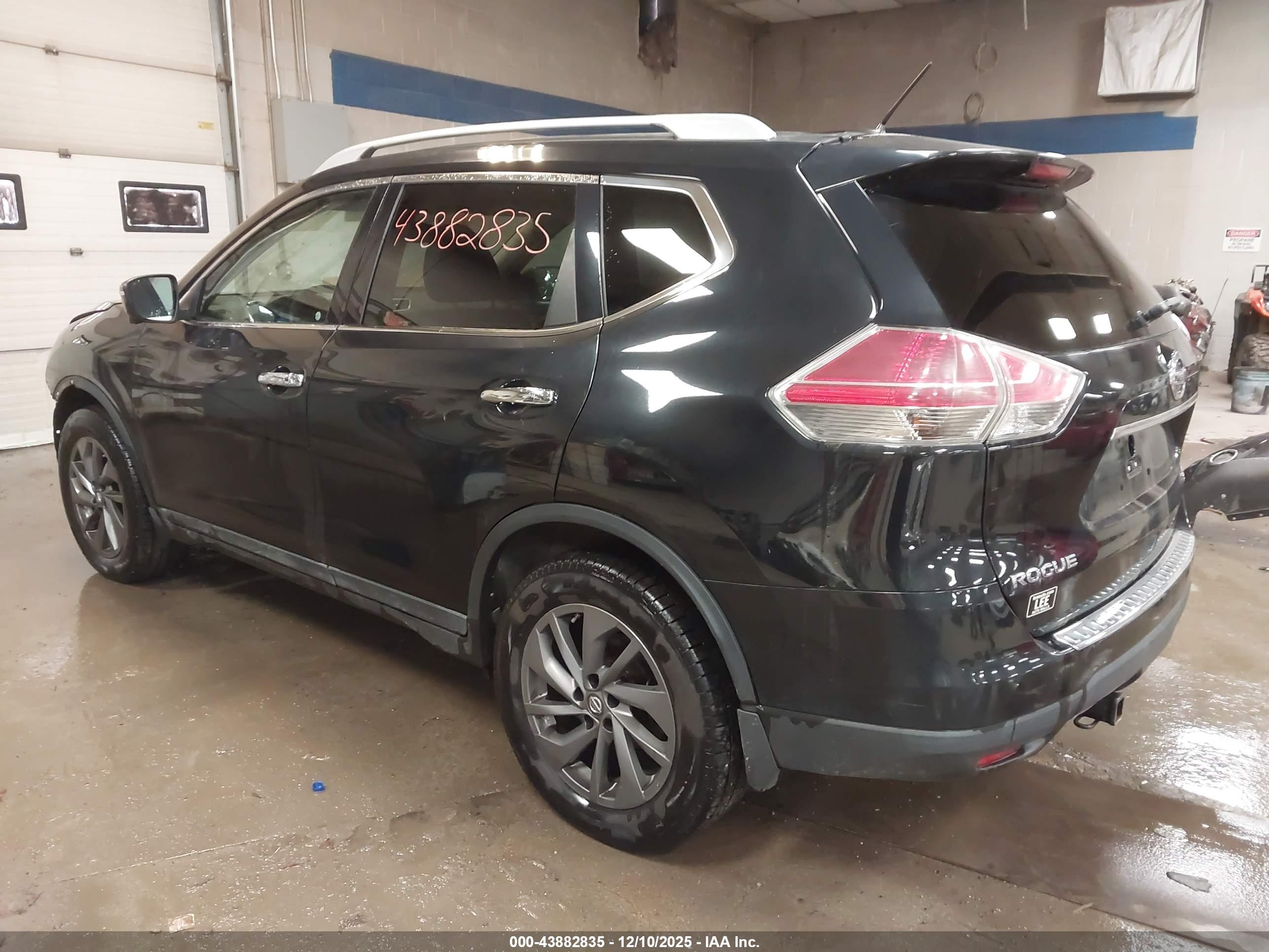 NISSAN ROGUE image 3