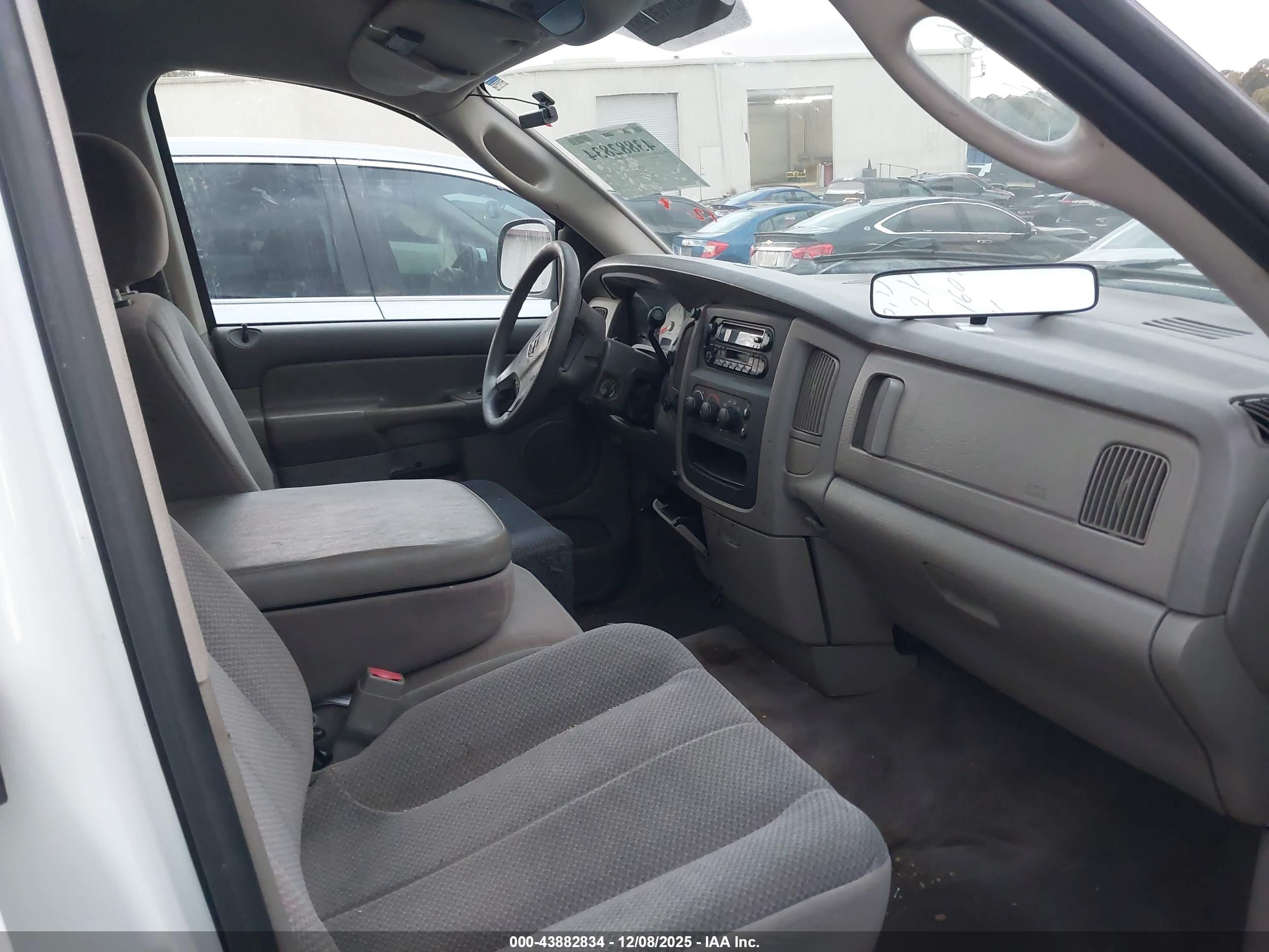 DODGE RAM image 5