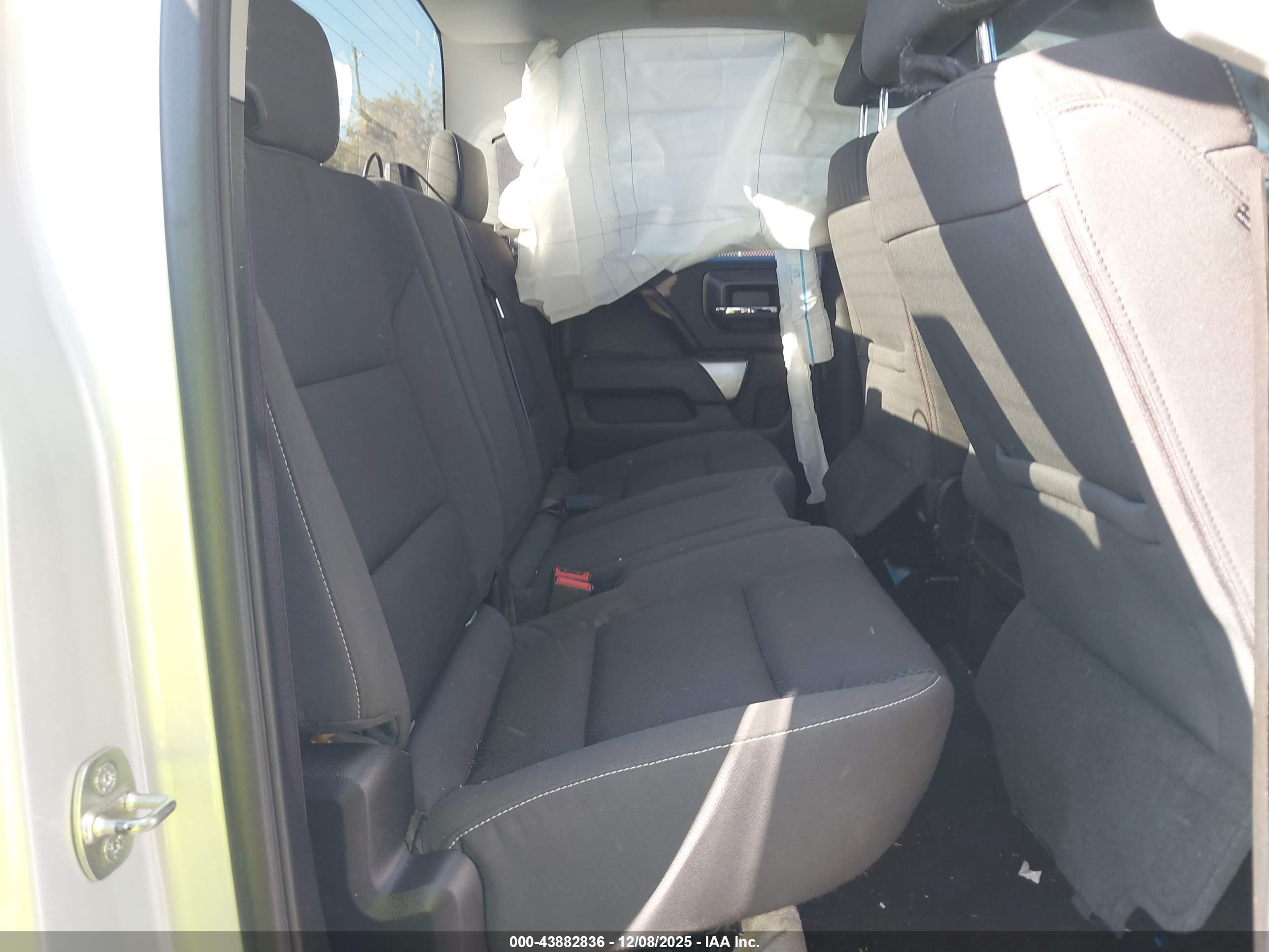 CHEVROLET SILVERADO image 8