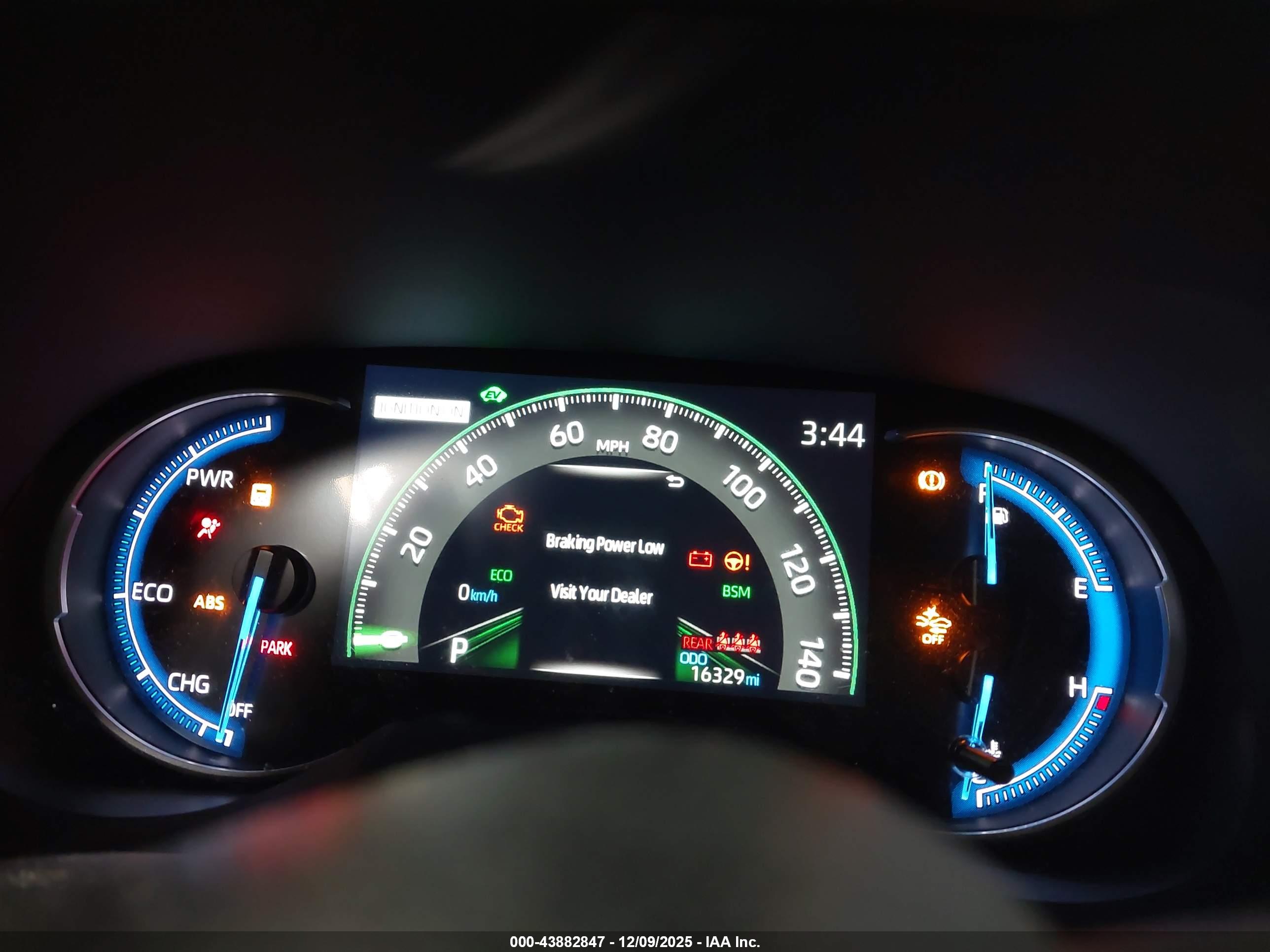 TOYOTA RAV4 image 7
