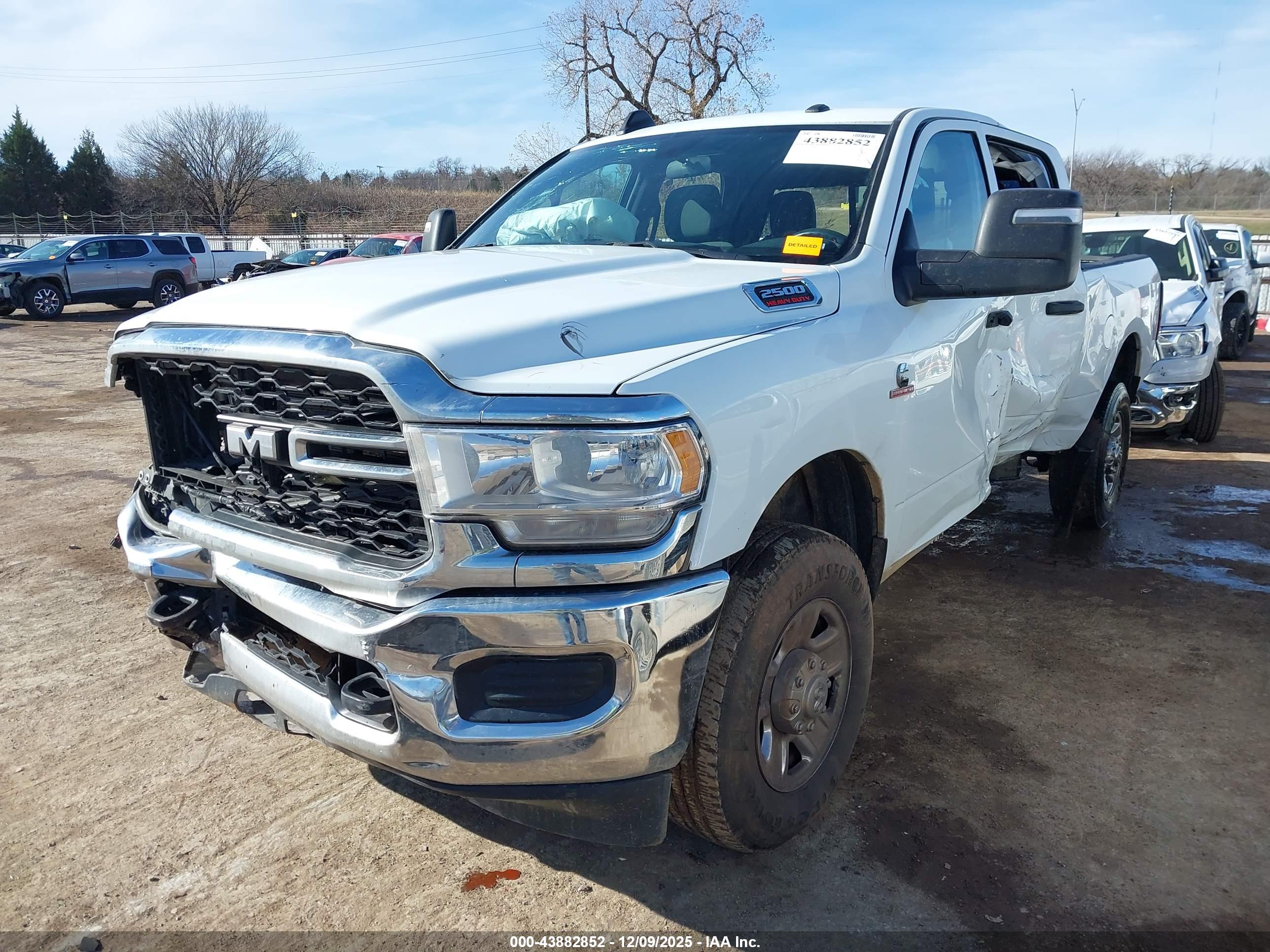 RAM 2500 image 2