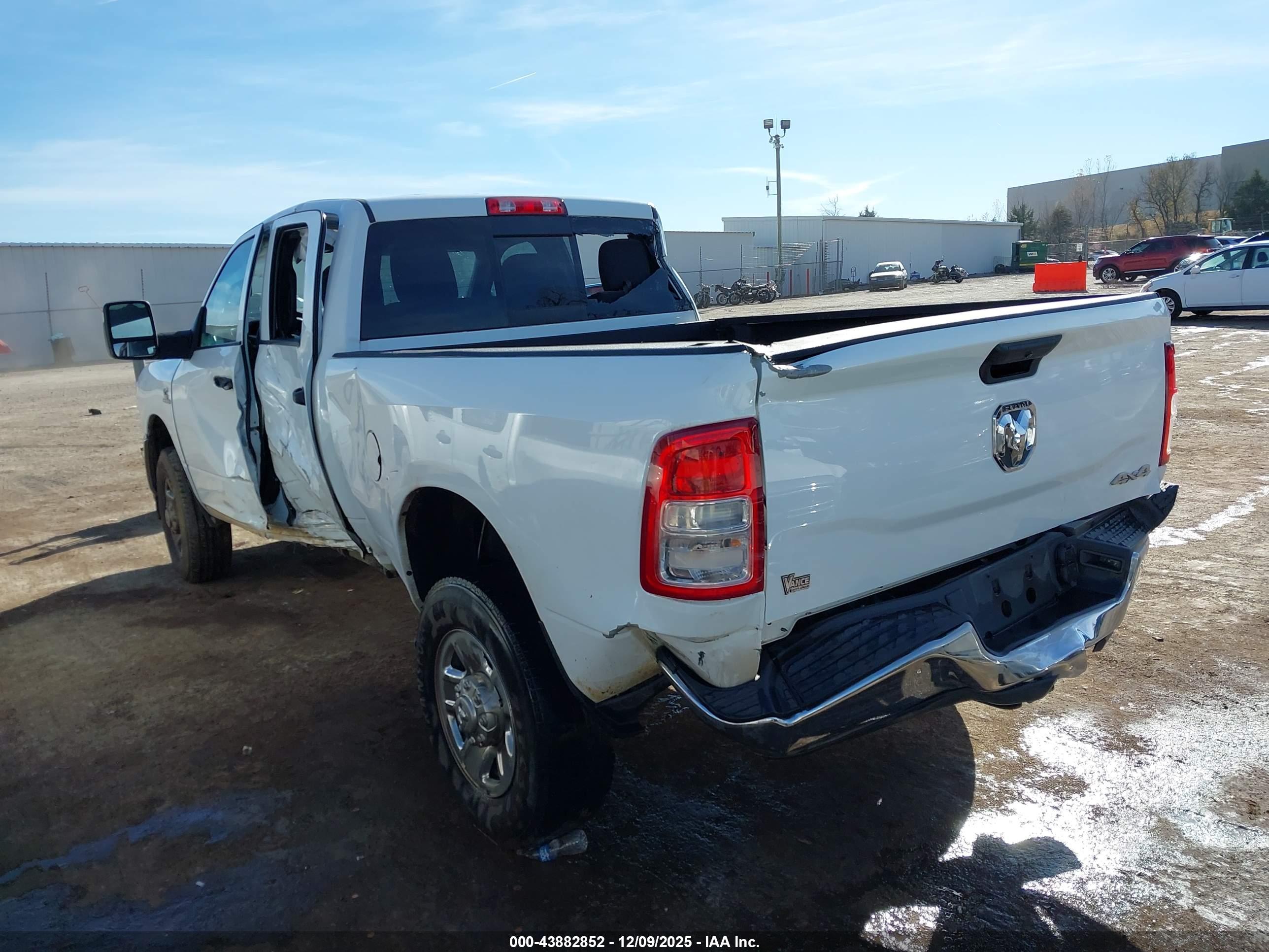 RAM 2500 image 3