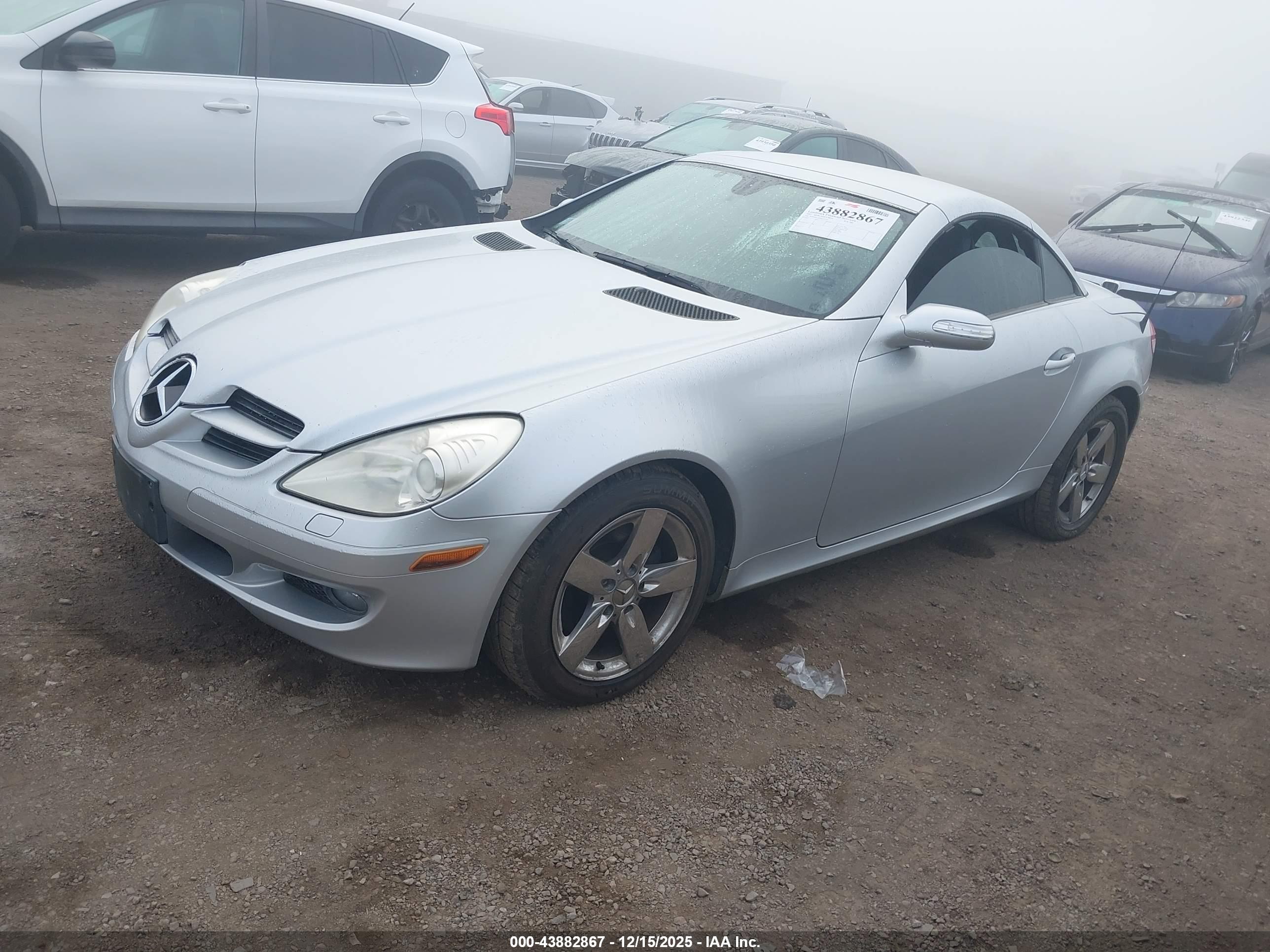 MERCEDES-BENZ SLK image 2