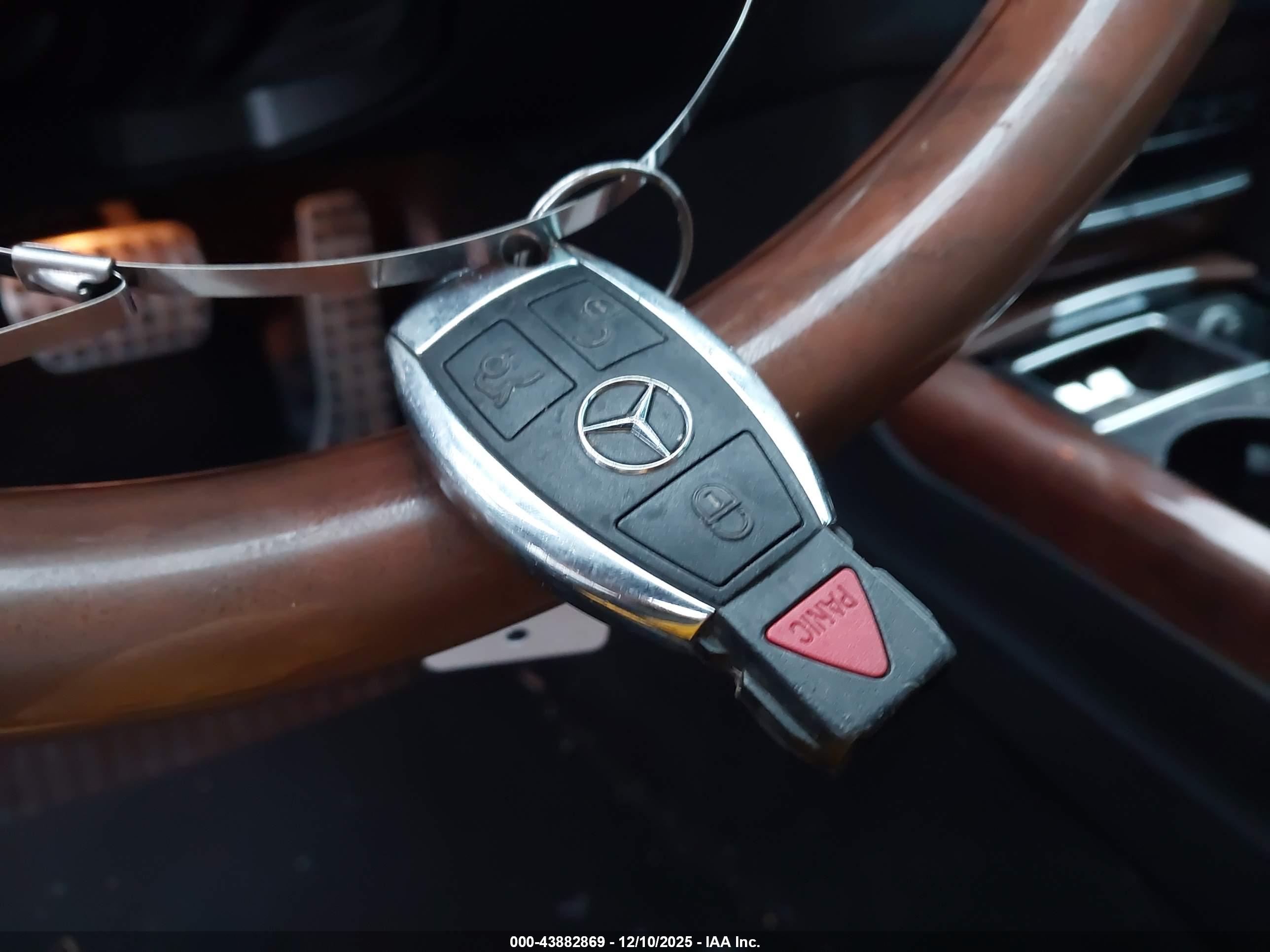 MERCEDES-BENZ E image 11