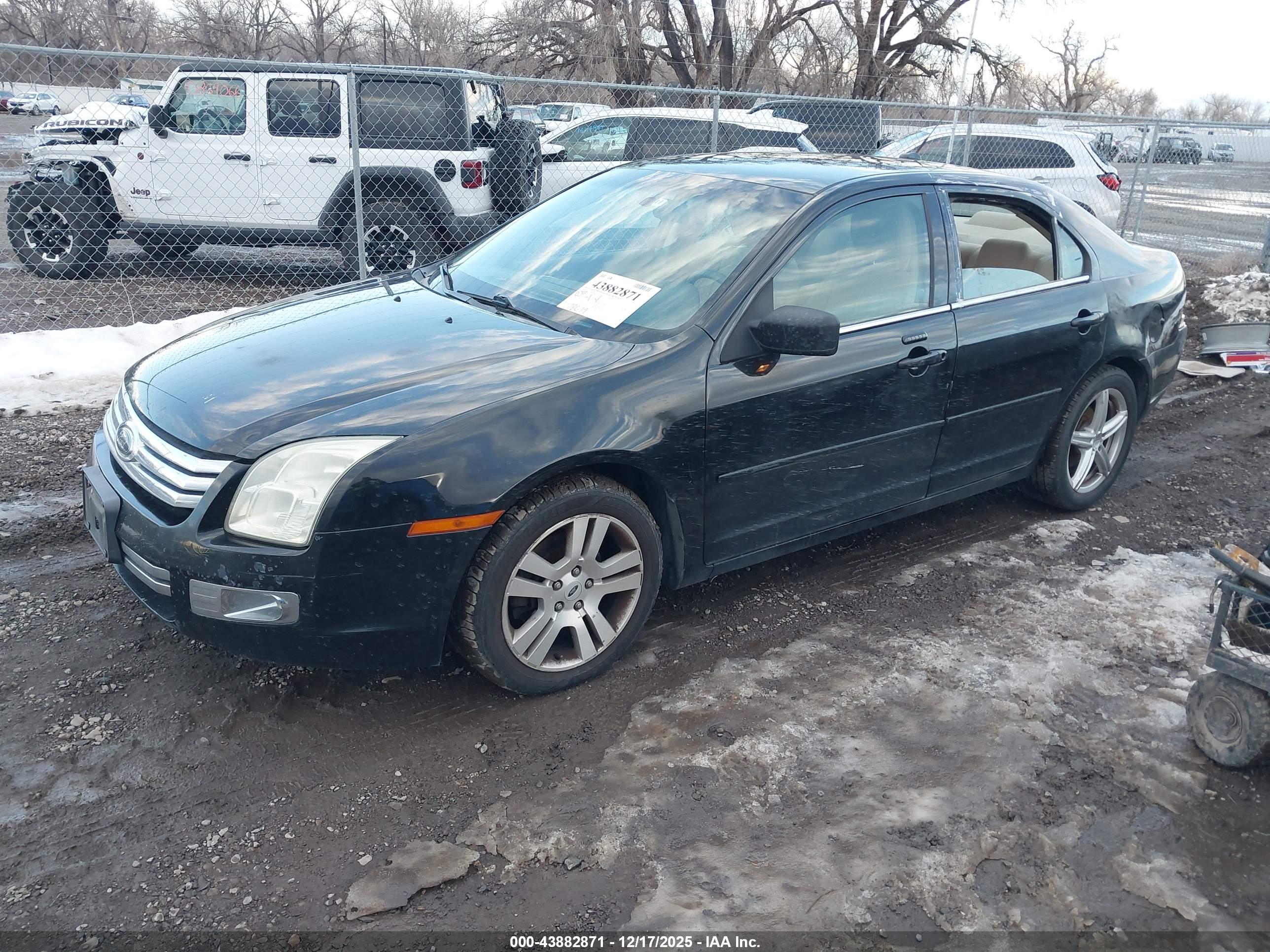 FORD FUSION image 2