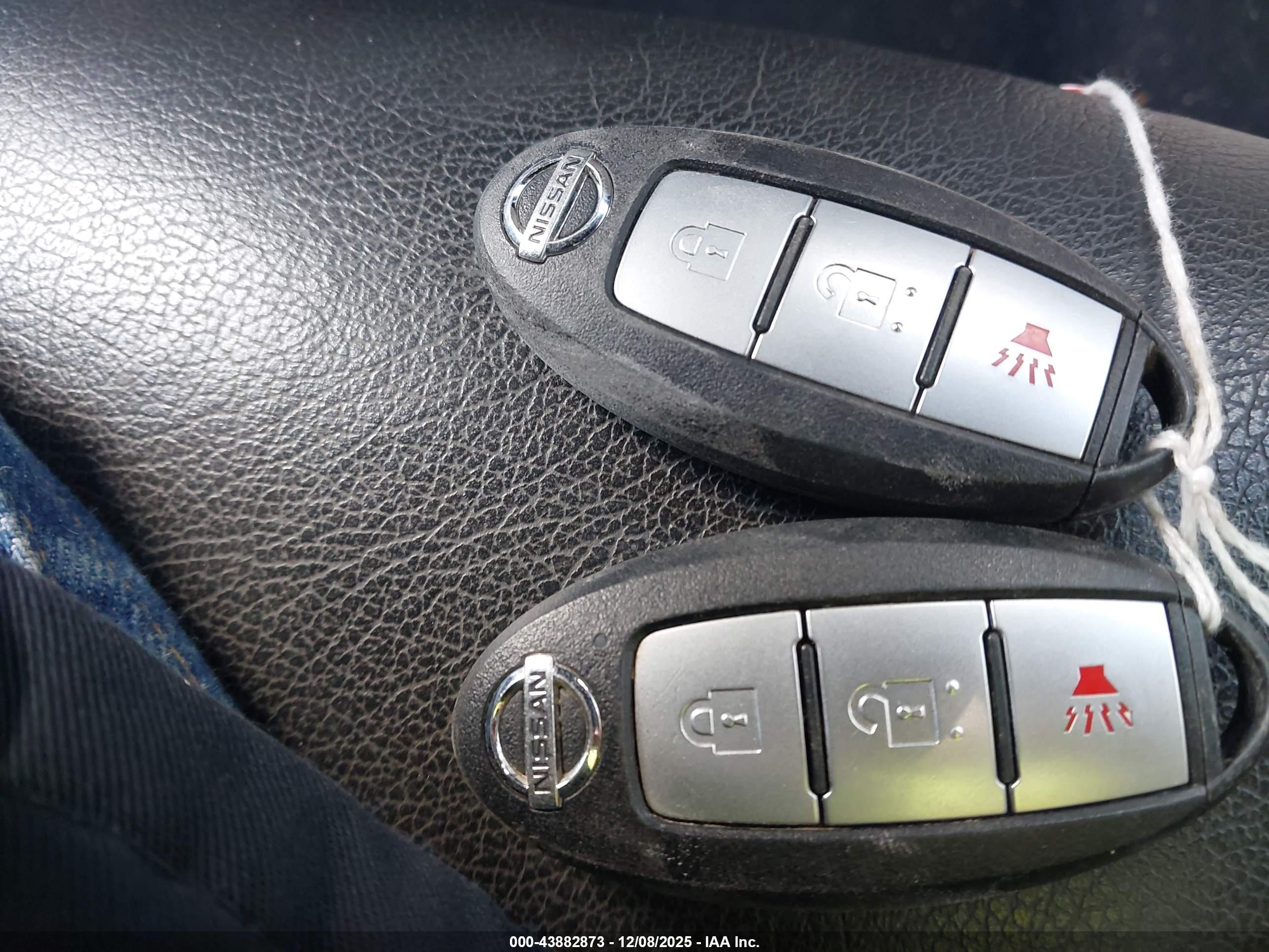 NISSAN ROGUE image 11