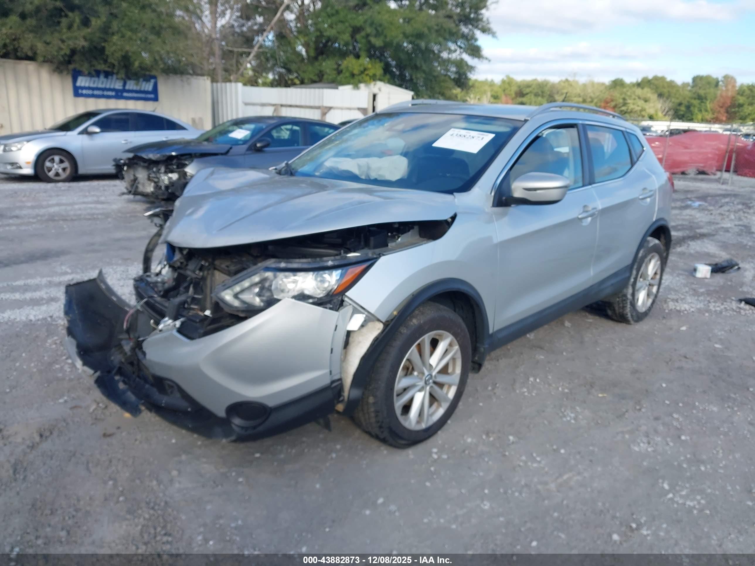 NISSAN ROGUE image 2