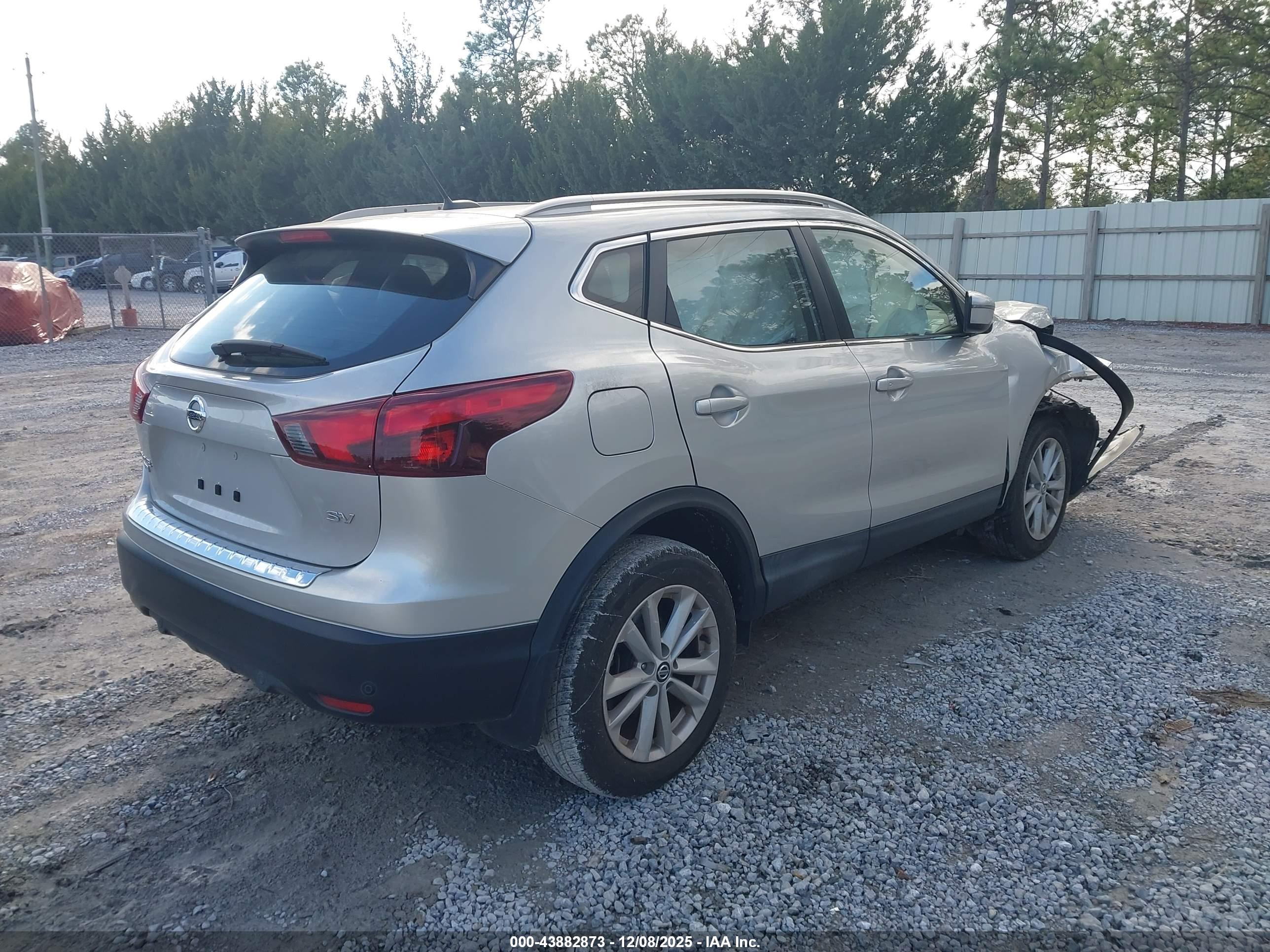 NISSAN ROGUE image 4