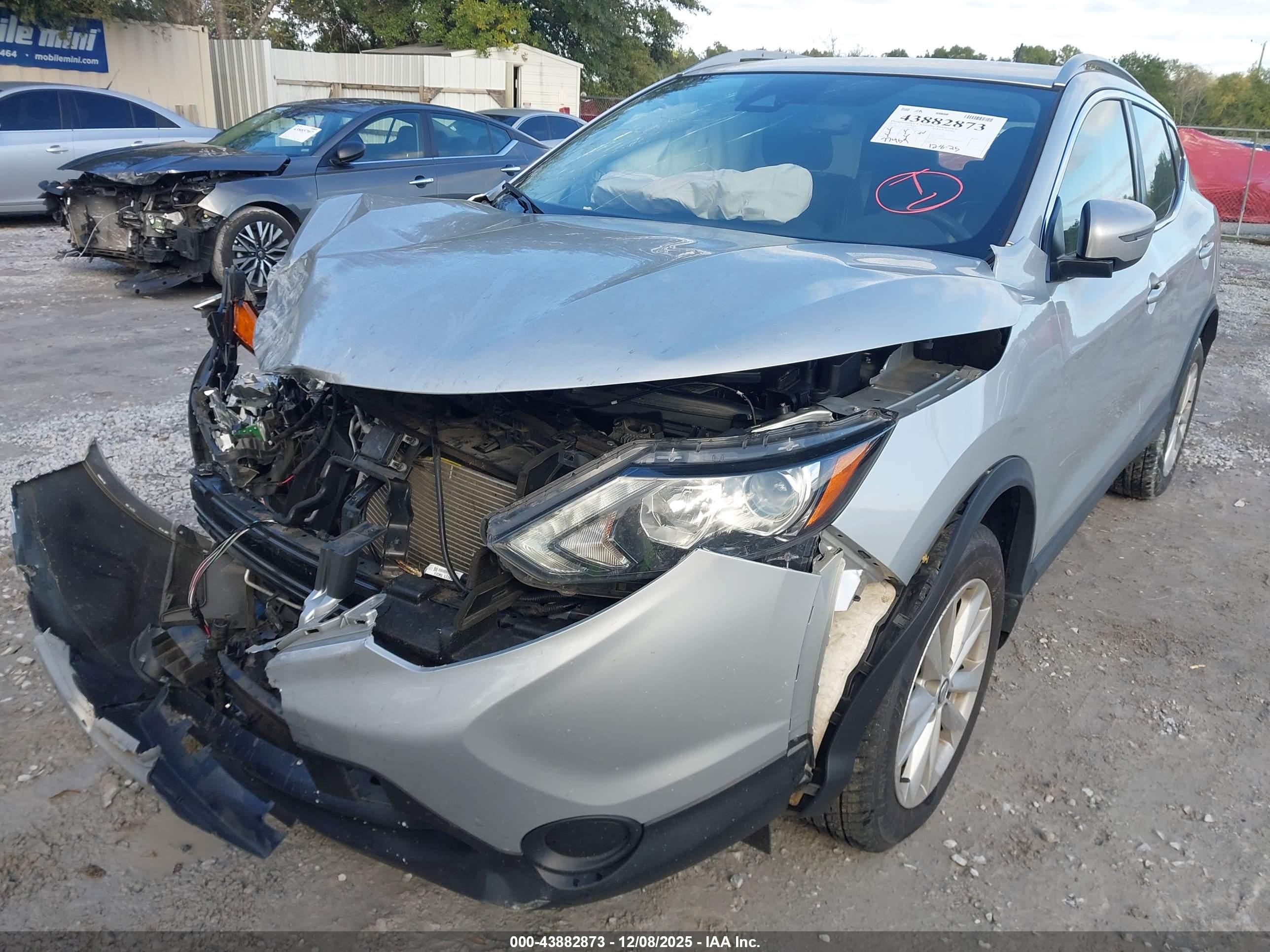 NISSAN ROGUE image 6