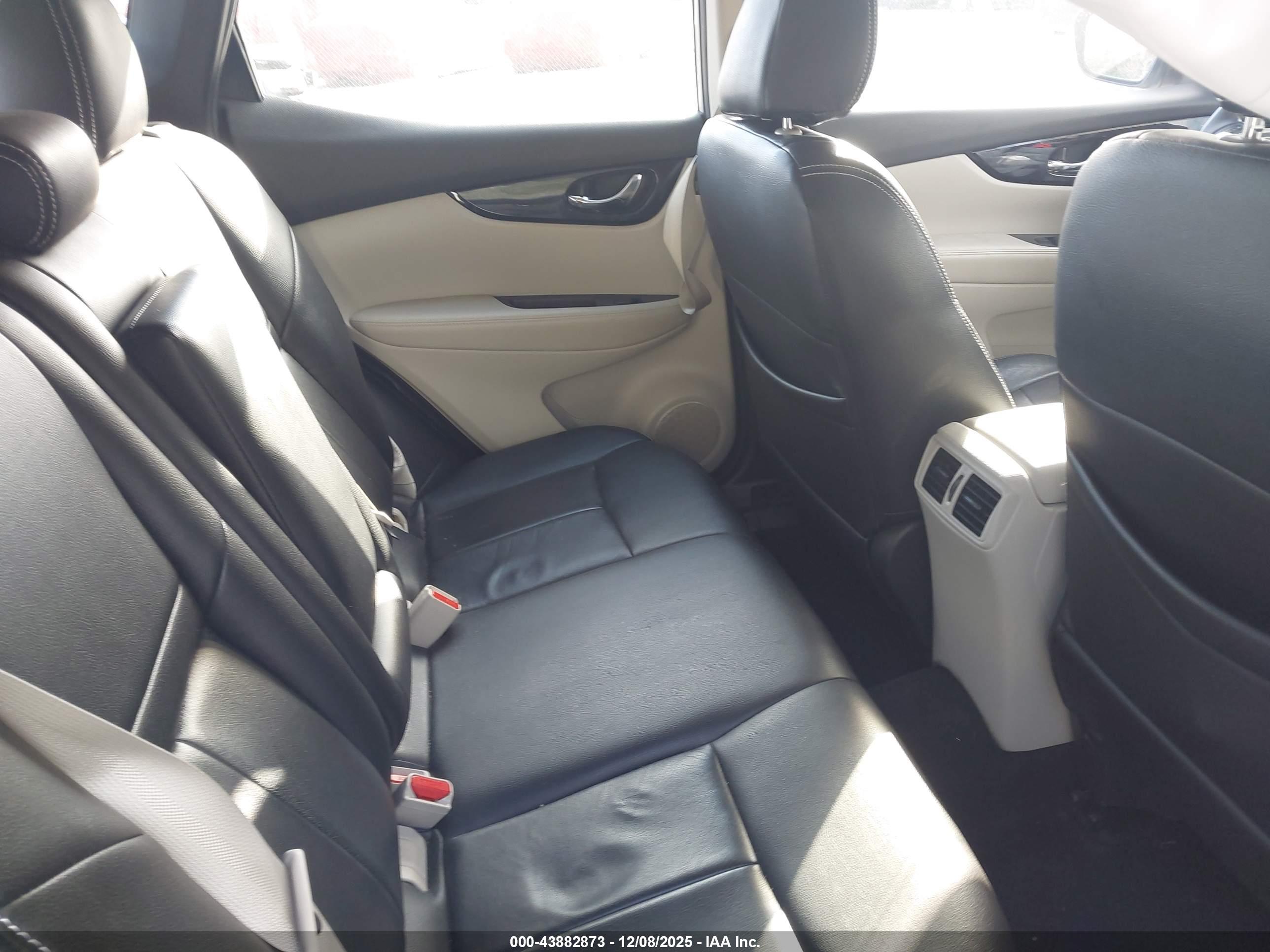 NISSAN ROGUE image 8