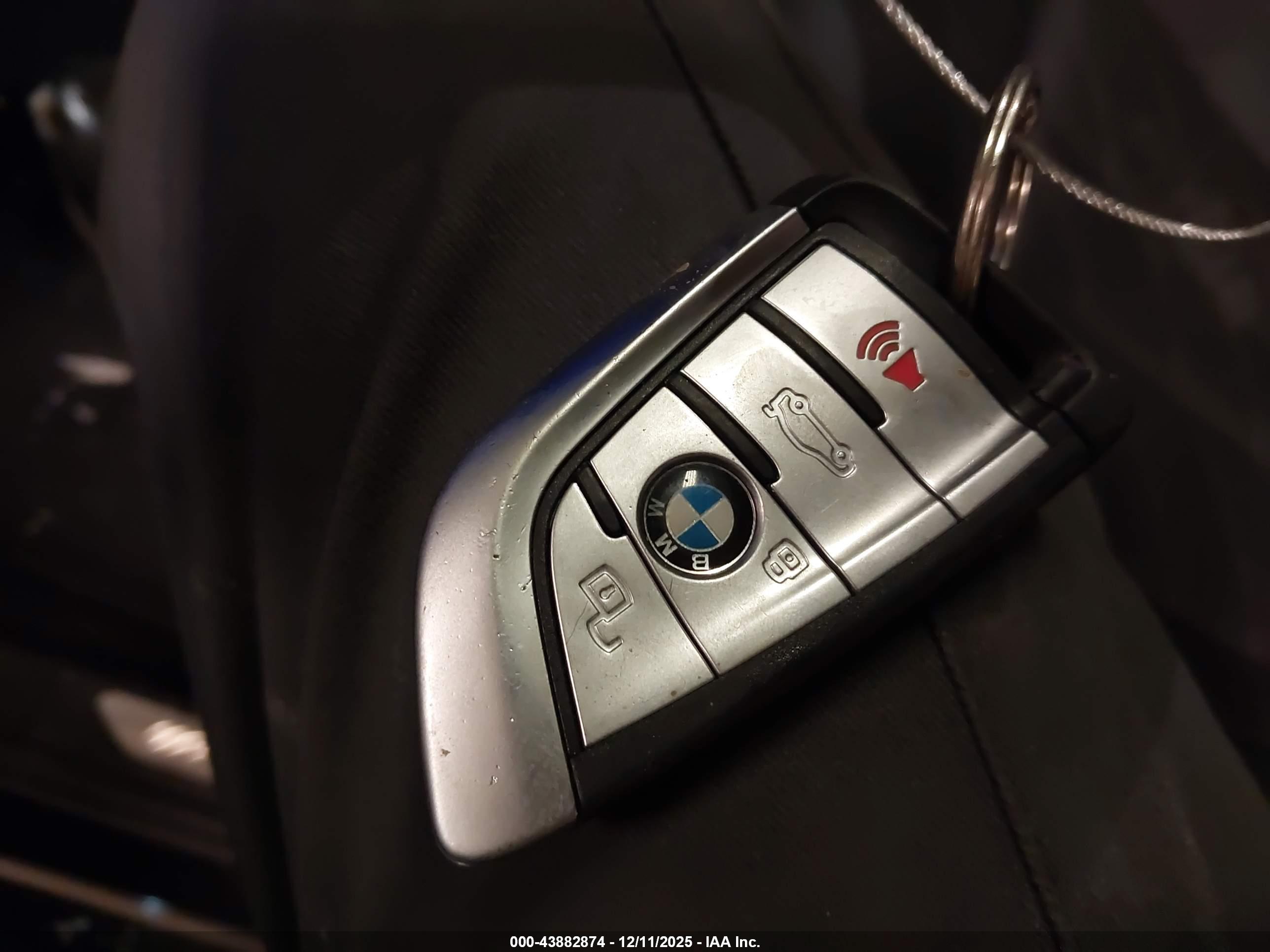 BMW X6 image 11