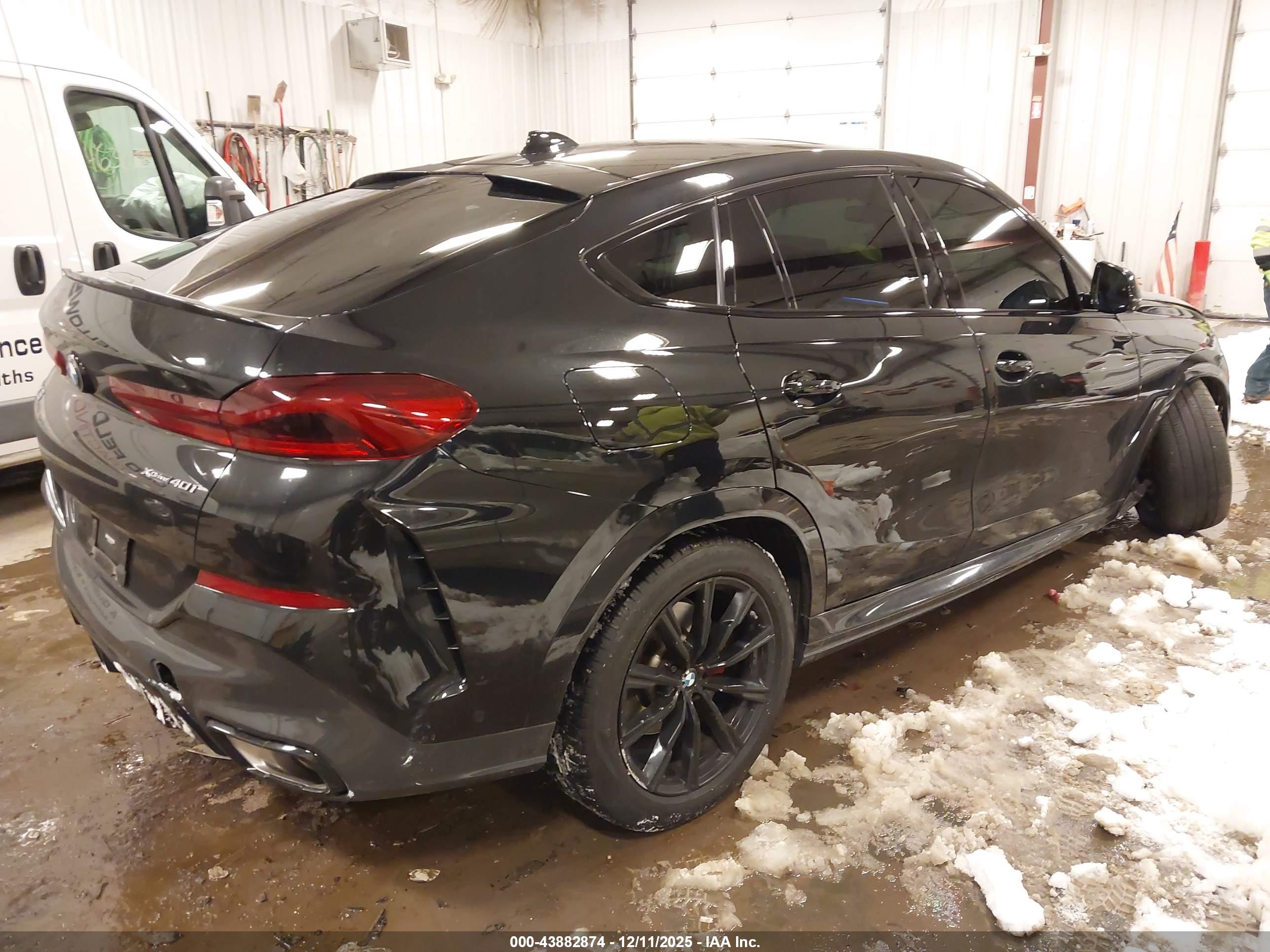 BMW X6 image 4