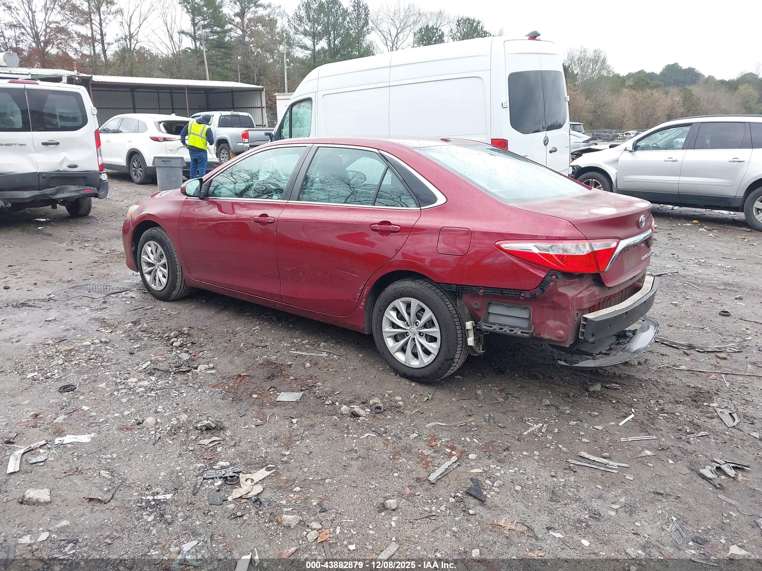 TOYOTA CAMRY image 3