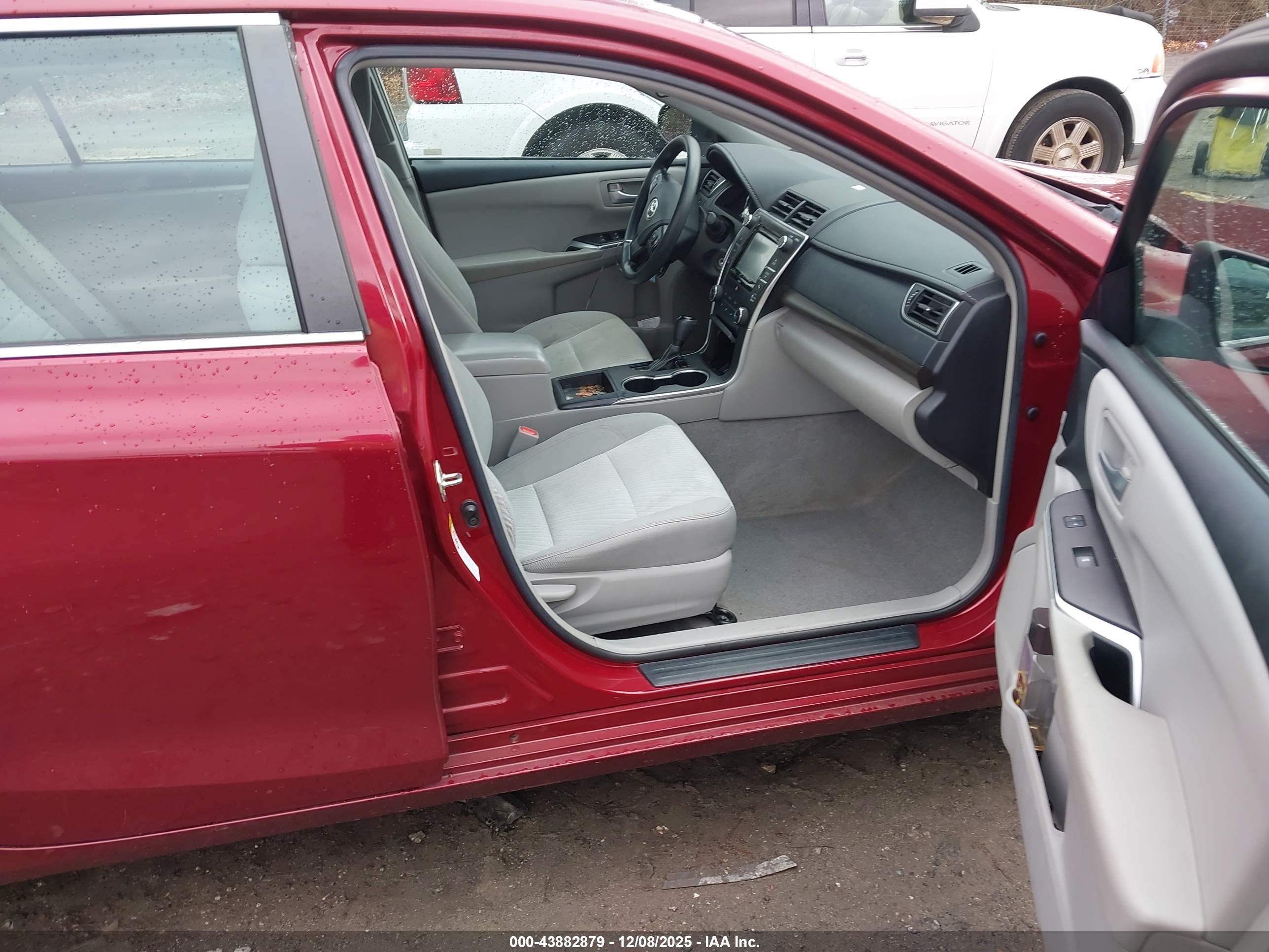 TOYOTA CAMRY image 5