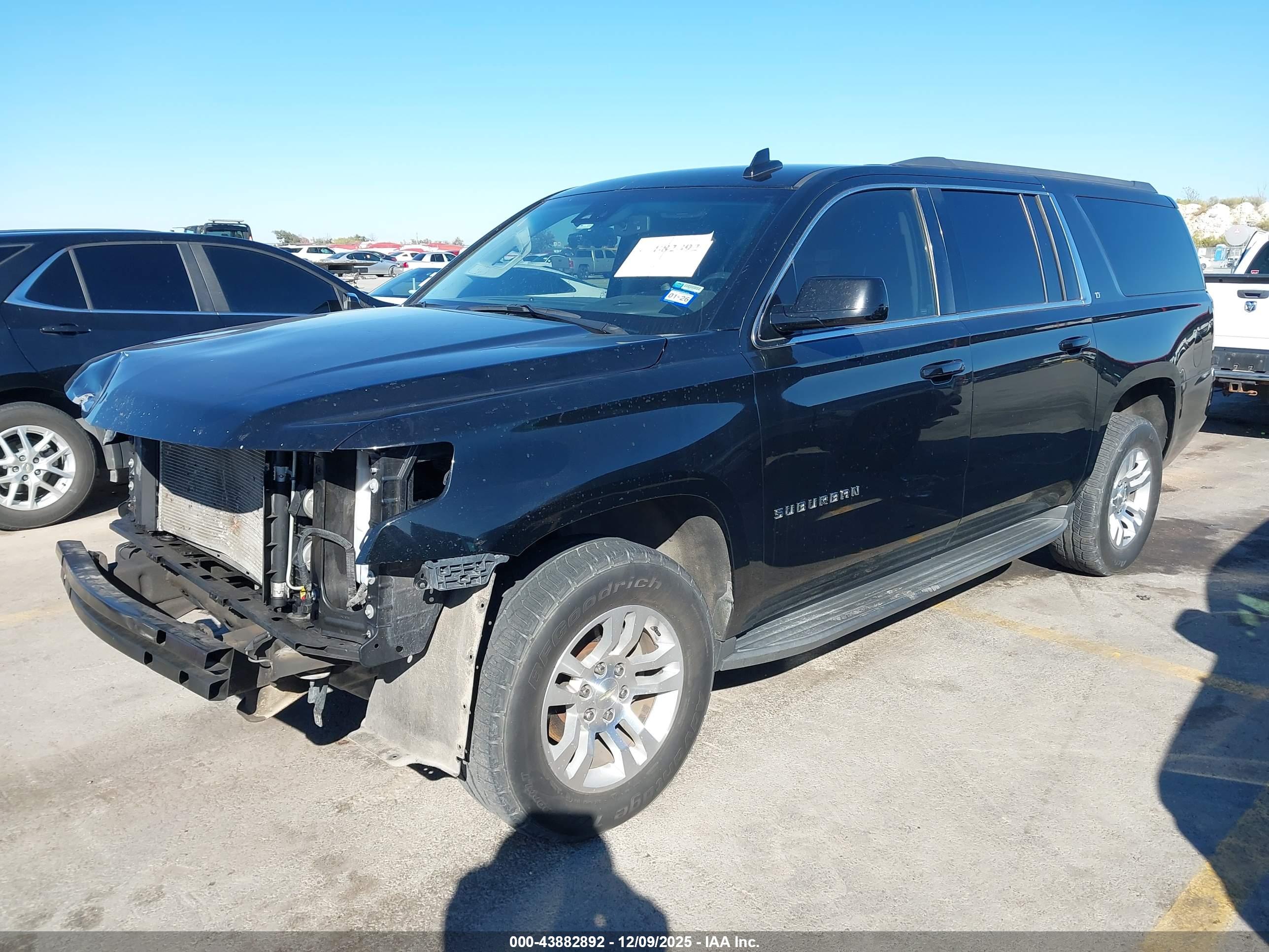 CHEVROLET SUBURBAN image 2
